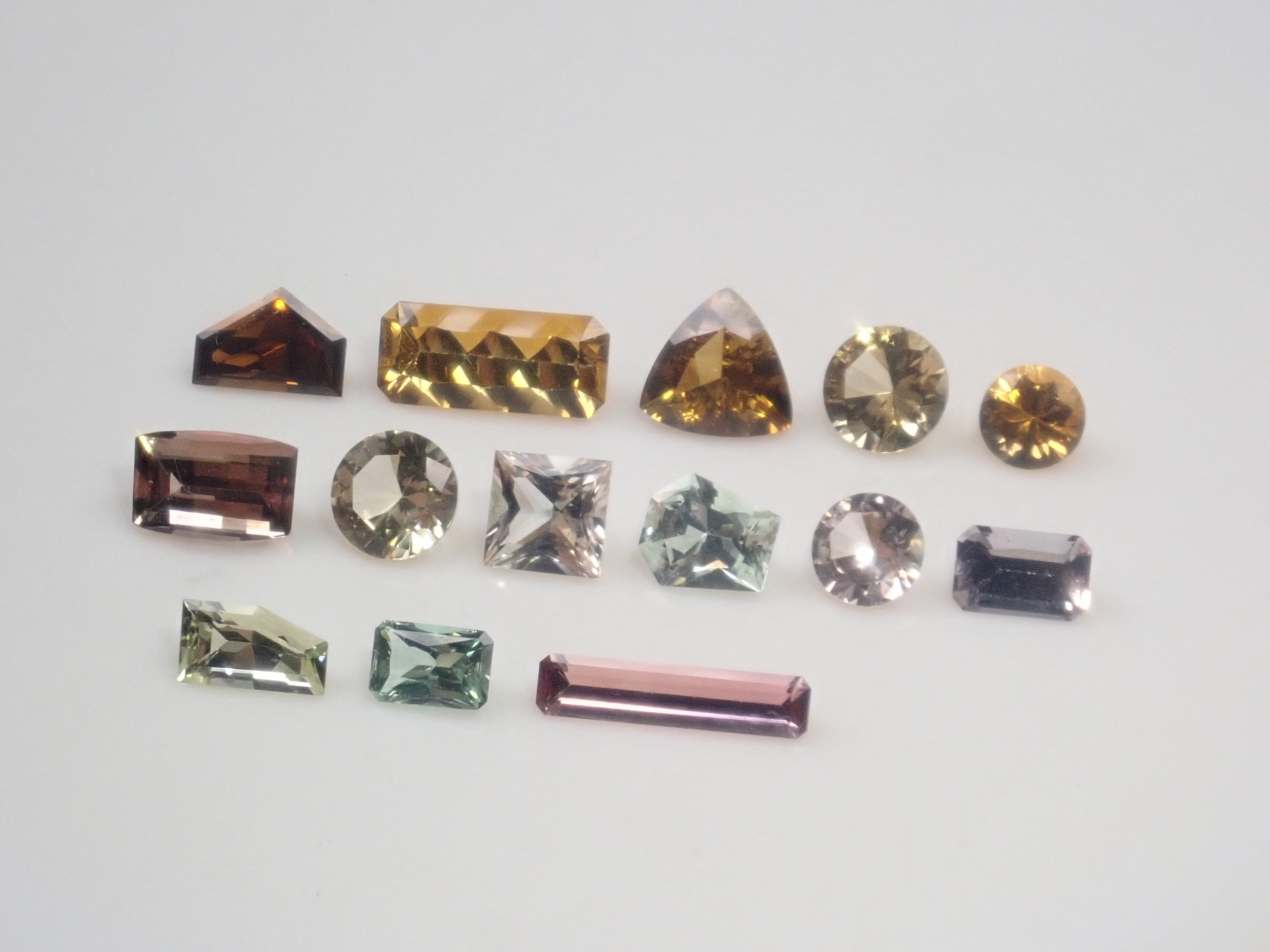 [On sale at 10 PM on September 9th] [Limited to 16 stones] Specially cut tourmaline gacha, 1 loose stone [Multiple purchase discounts available]