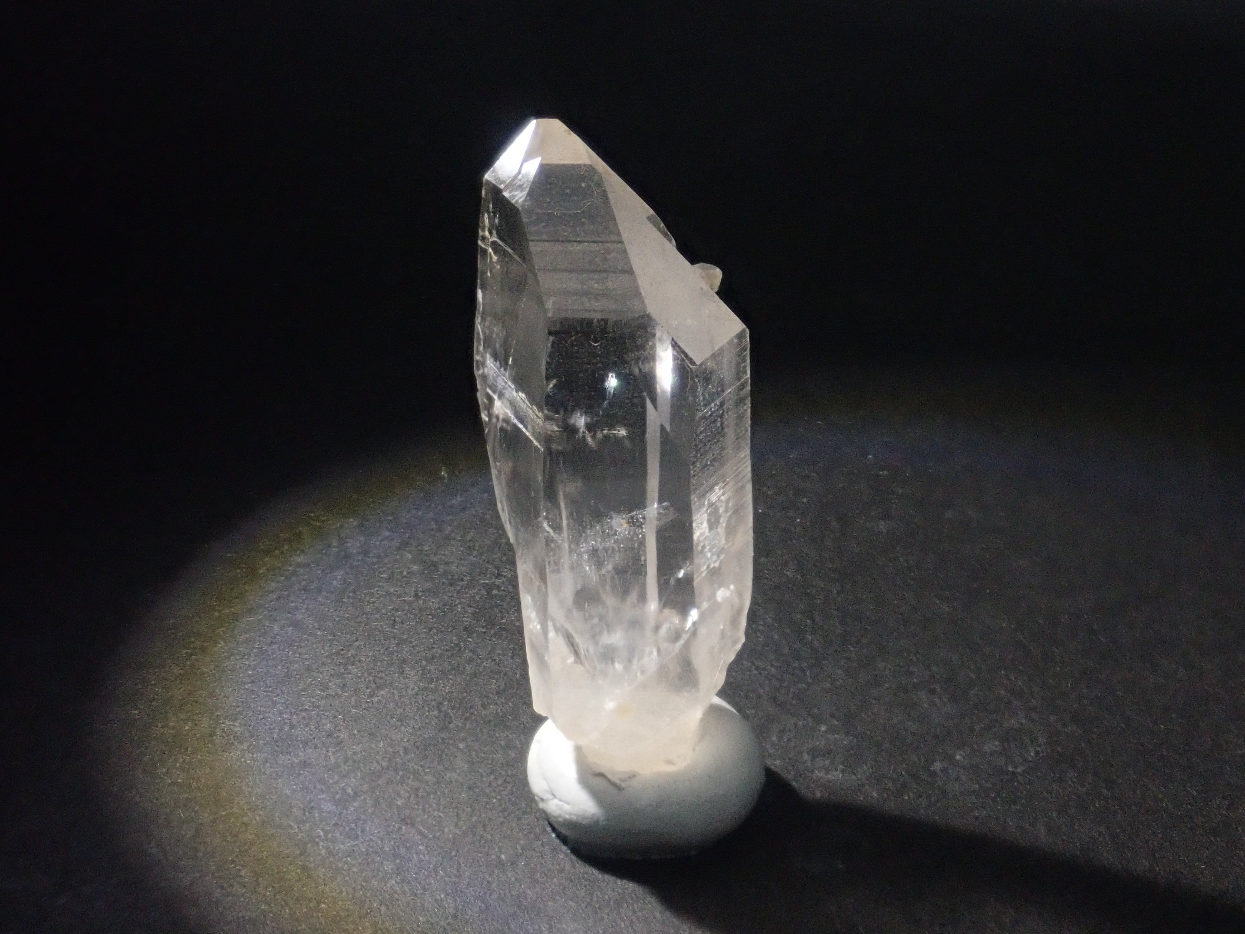 【11/7 22時販売】乙女水晶（山梨県乙女鉱山）1石原石 3.5×1.0cm