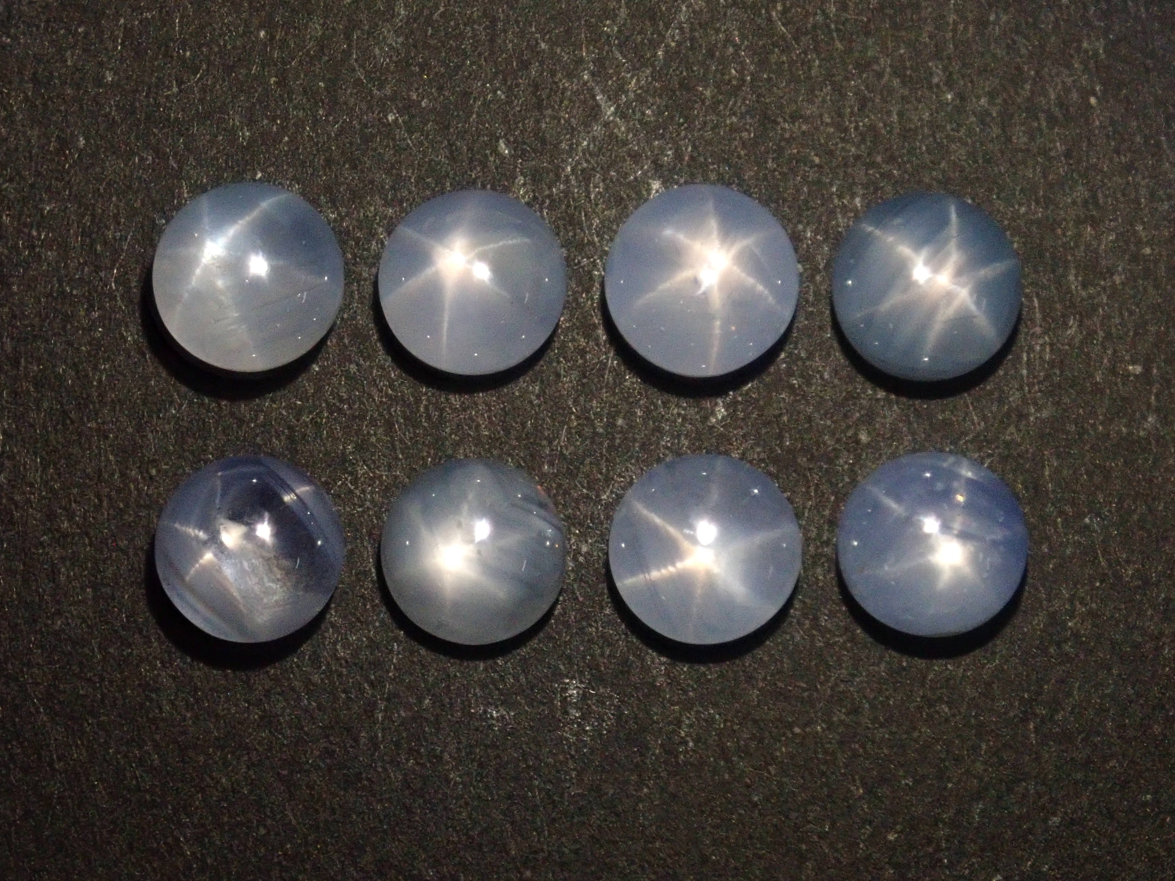 [On sale at 10pm on 6/22] {Limited to 8 stones} 1 loose star sapphire from Sri Lanka (5mm, round cabochon cut) {Multiple purchase discounts available}