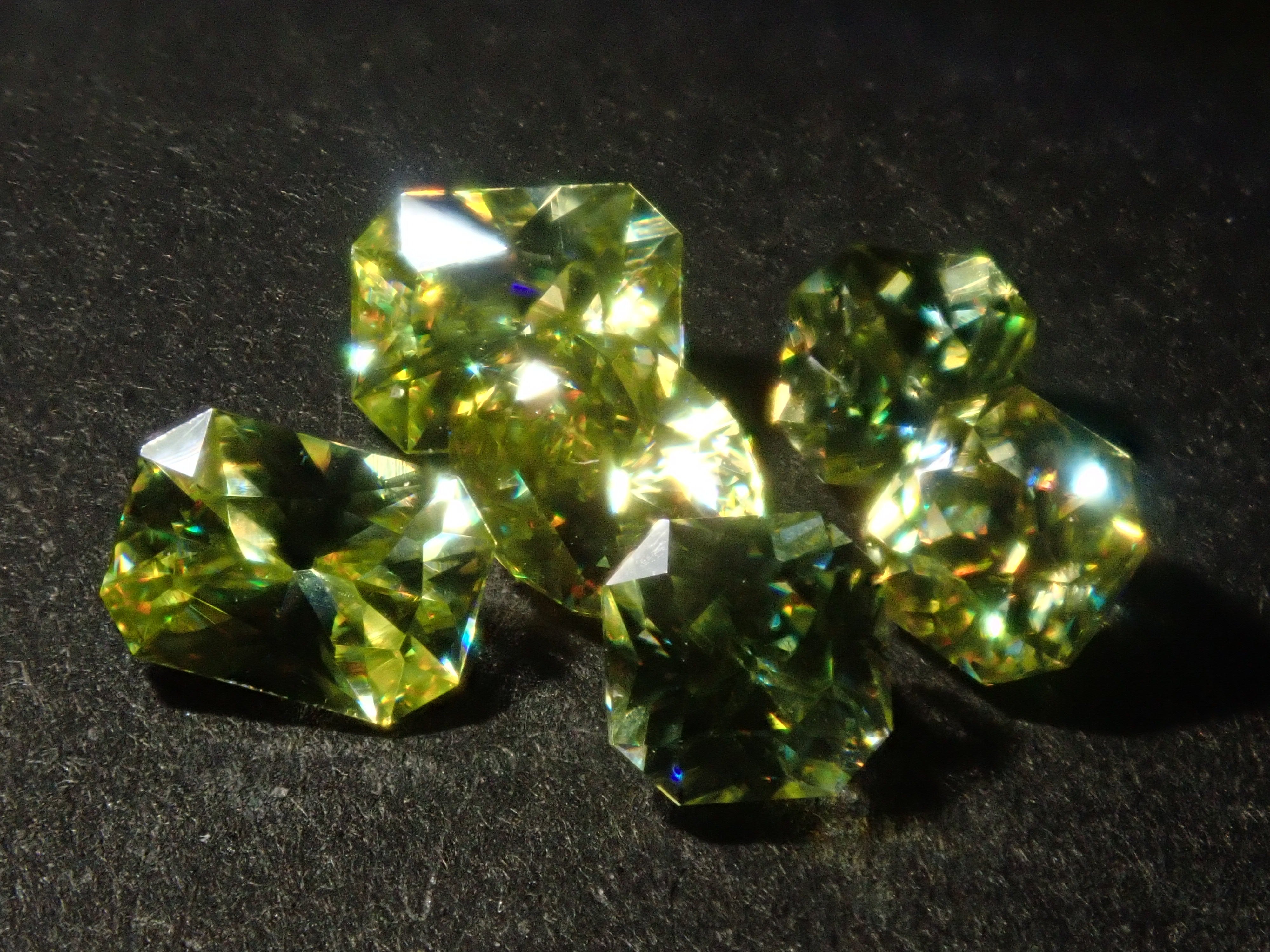 [Available at 10 PM on August 2nd] [Limited to 6 stones] Zimbabwean sphene loose stone [Multiple purchase discounts available]