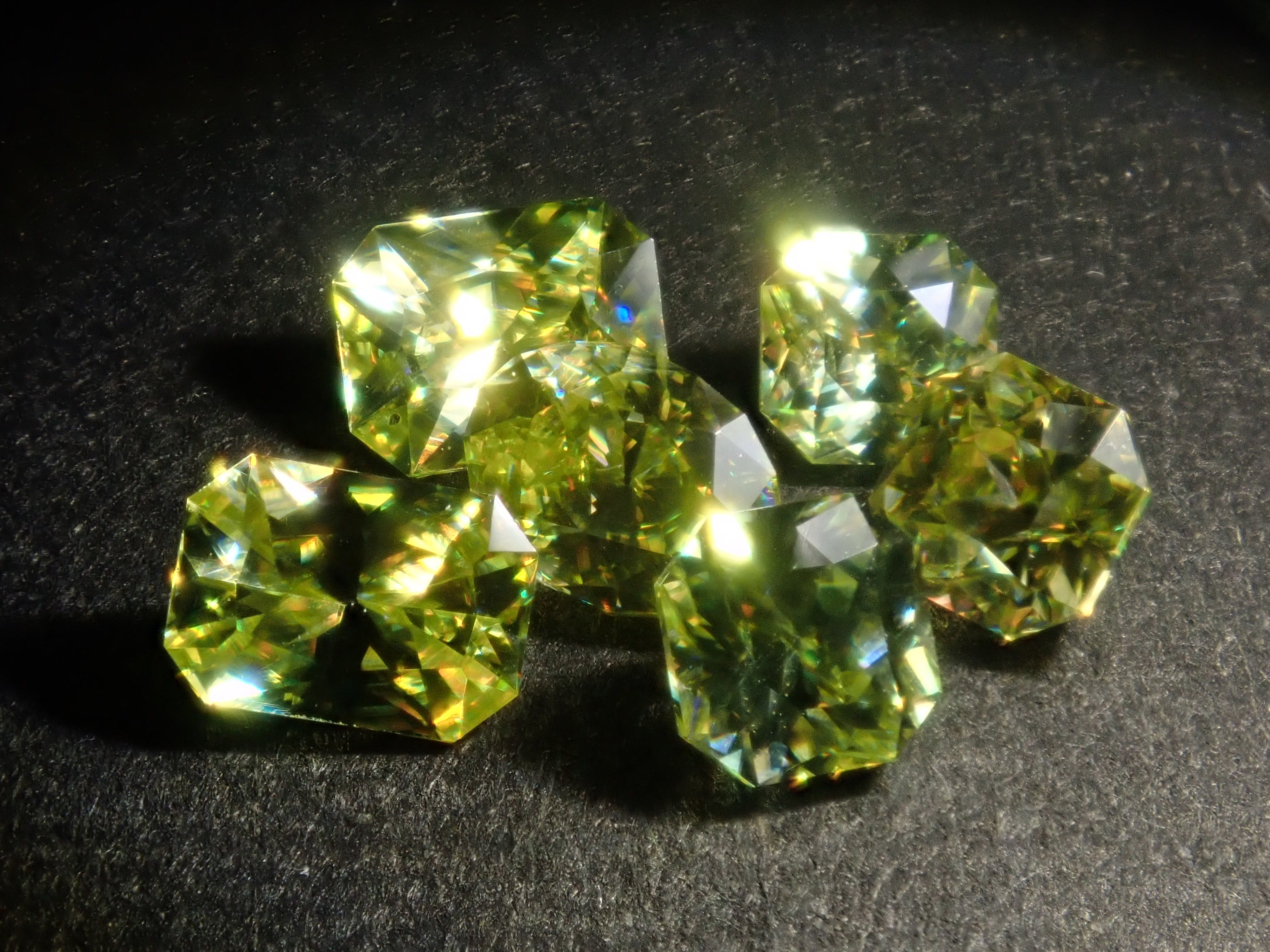 [Available at 10 PM on August 2nd] [Limited to 6 stones] Zimbabwean sphene loose stone [Multiple purchase discounts available]