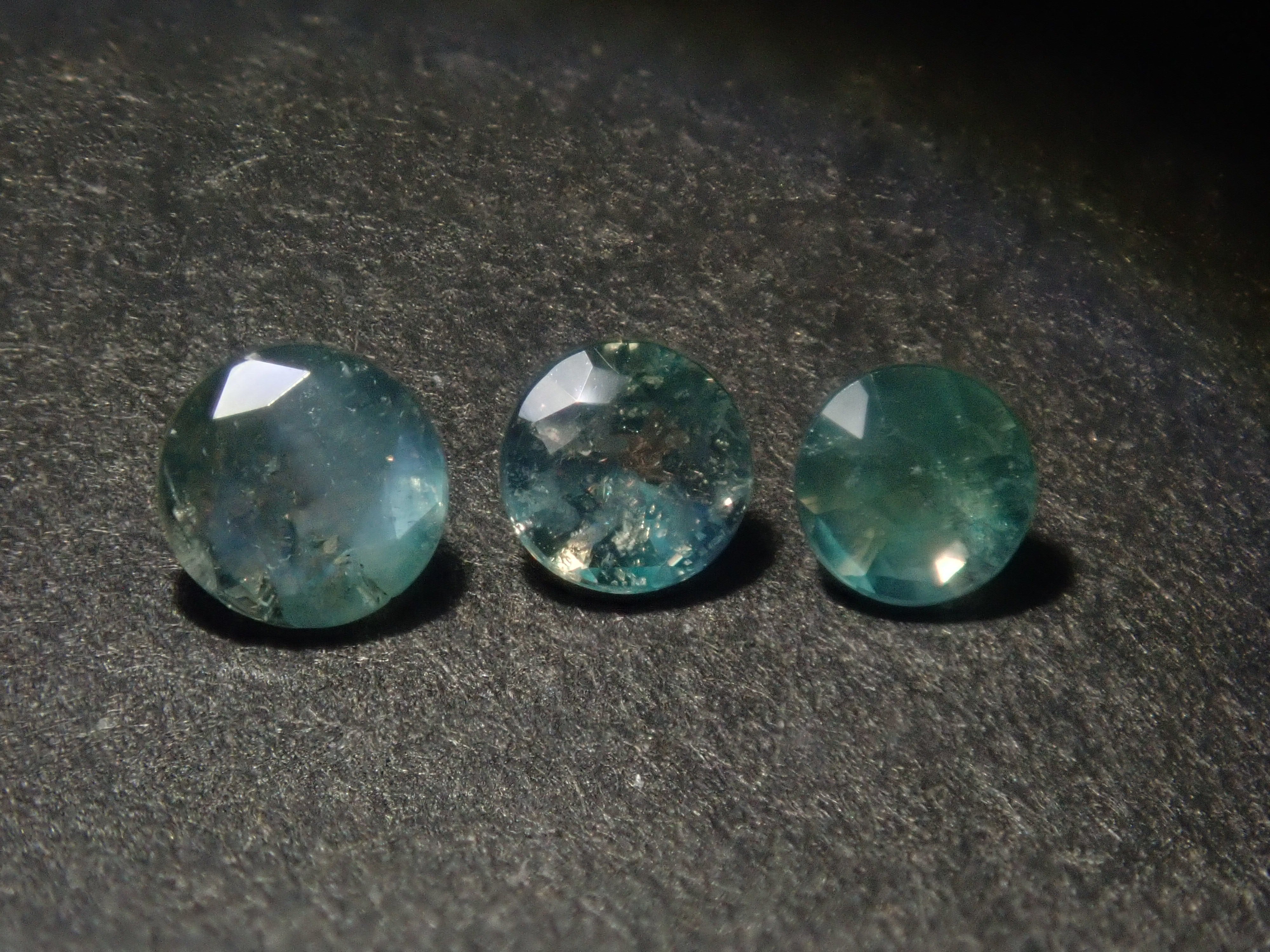 【2月2日晚間10點開始販售】限量20顆寶石：俄羅斯亞歷山大石、金綠寶石雙貓眼石及亞歷山大石扭蛋【多買有優惠】