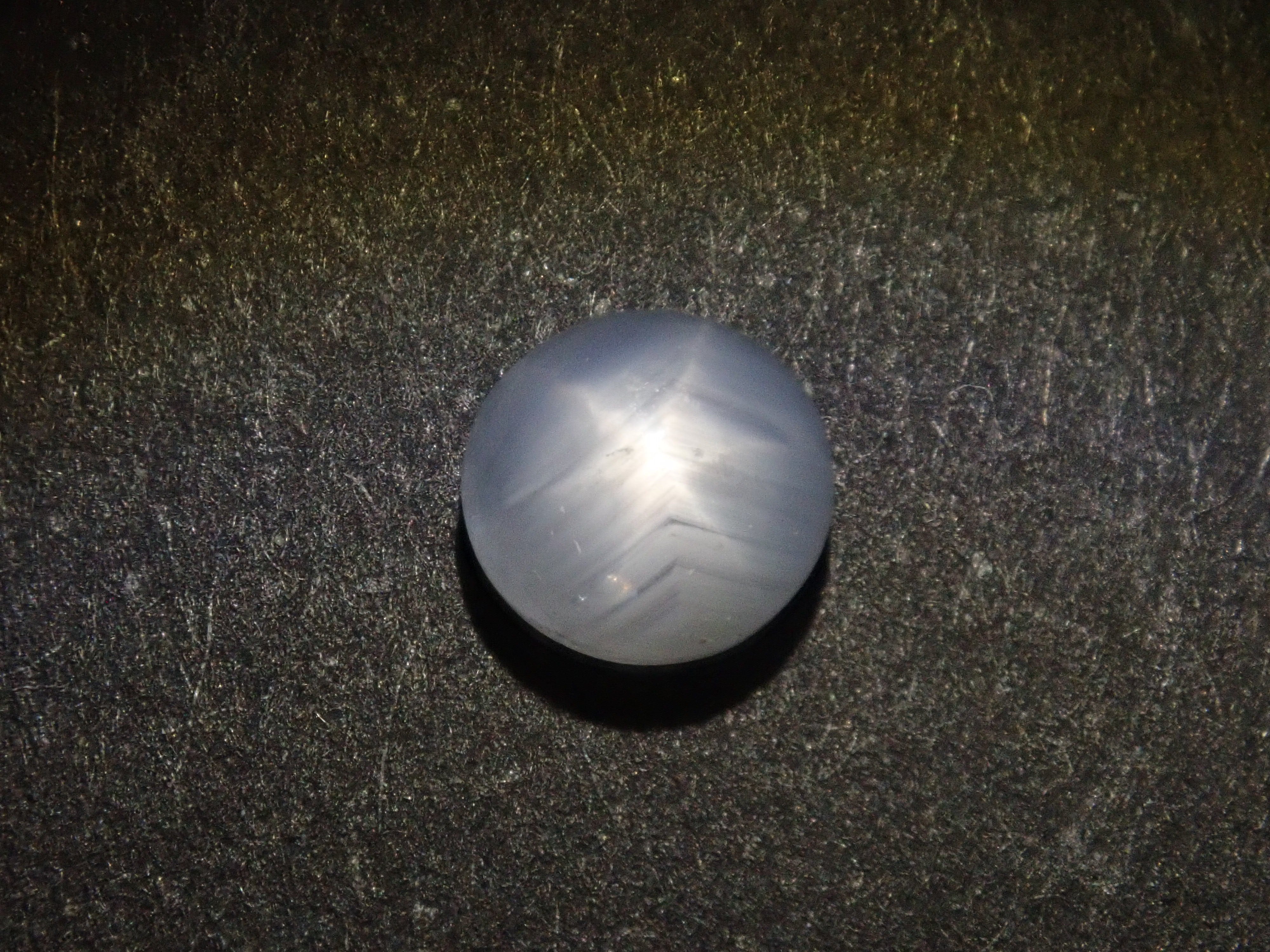 [On sale at 10pm on 6/22] {Limited to 8 stones} 1 loose star sapphire from Sri Lanka (5mm, round cabochon cut) {Multiple purchase discounts available}