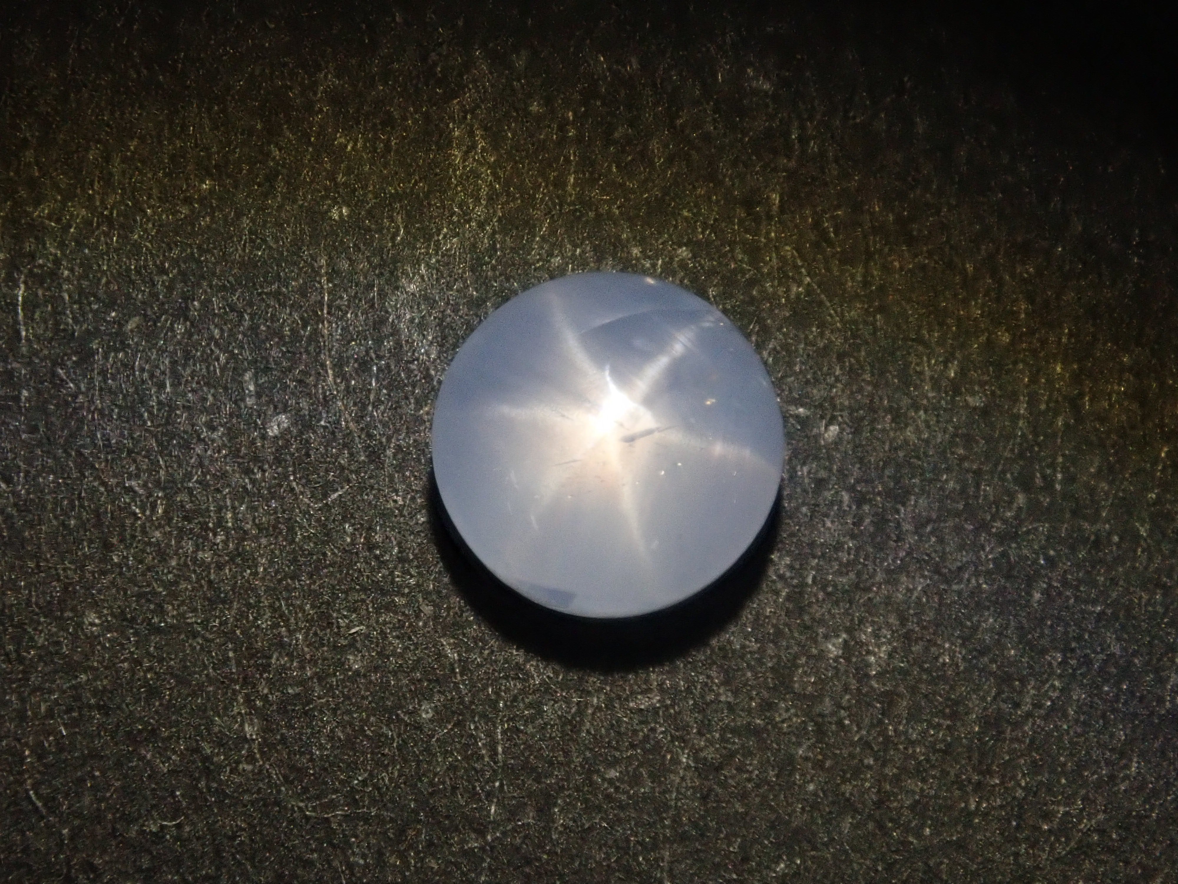 [On sale at 10pm on 6/22] {Limited to 8 stones} 1 loose star sapphire from Sri Lanka (5mm, round cabochon cut) {Multiple purchase discounts available}
