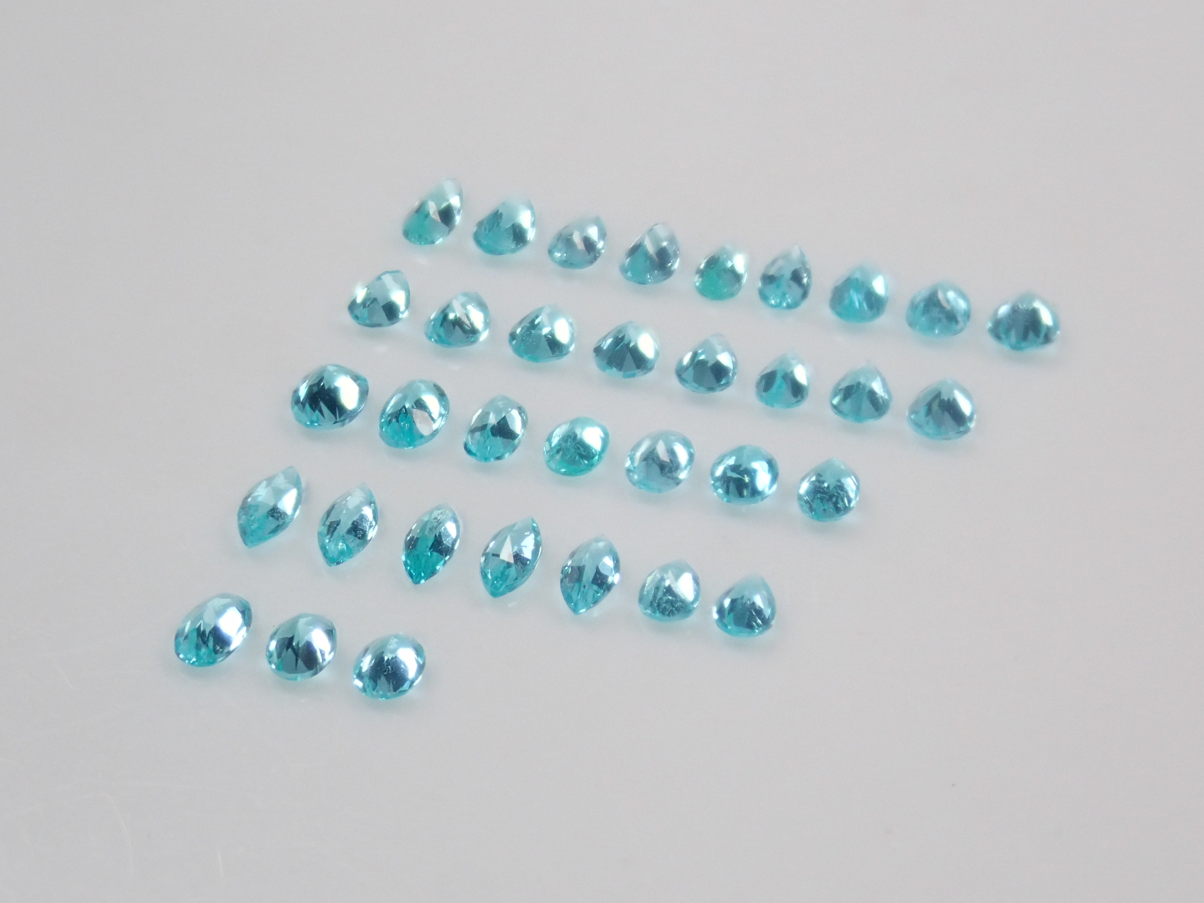 [On Sale 3/7 at 10 PM] Limited Edition (36 stones) Brazilian Paraiba Tourmaline (Batalha Mine) Gacha 💎 Regular price: ¥45,800 (Includes sorting and unheated stones) [Multiple purchase discounts available]
