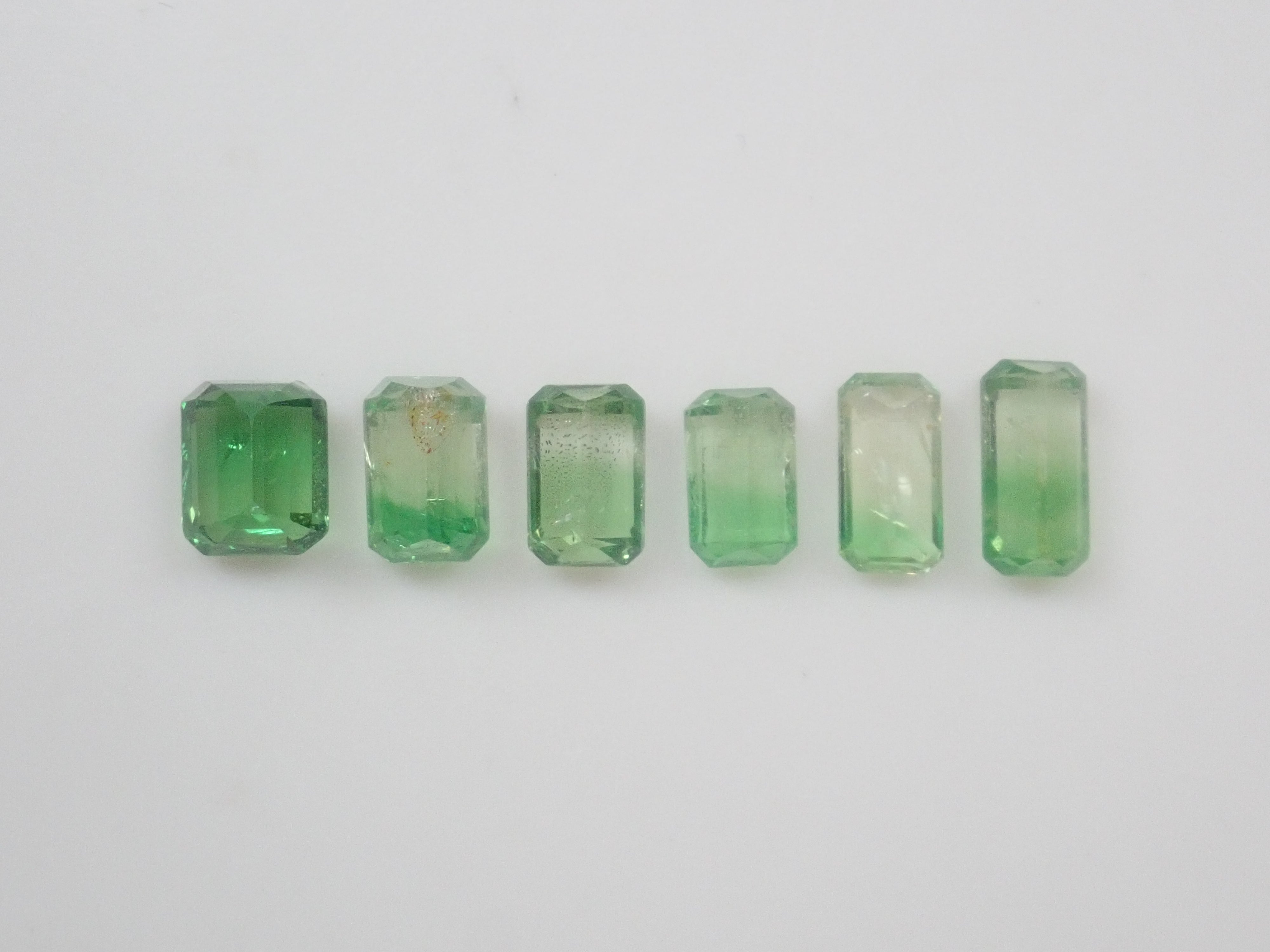 【9/5  22時販売】《限定6石》タンザニア産バイカラーグロッシュラーガーネット1石ルース（平均0.55ct）《複数購入割引有》