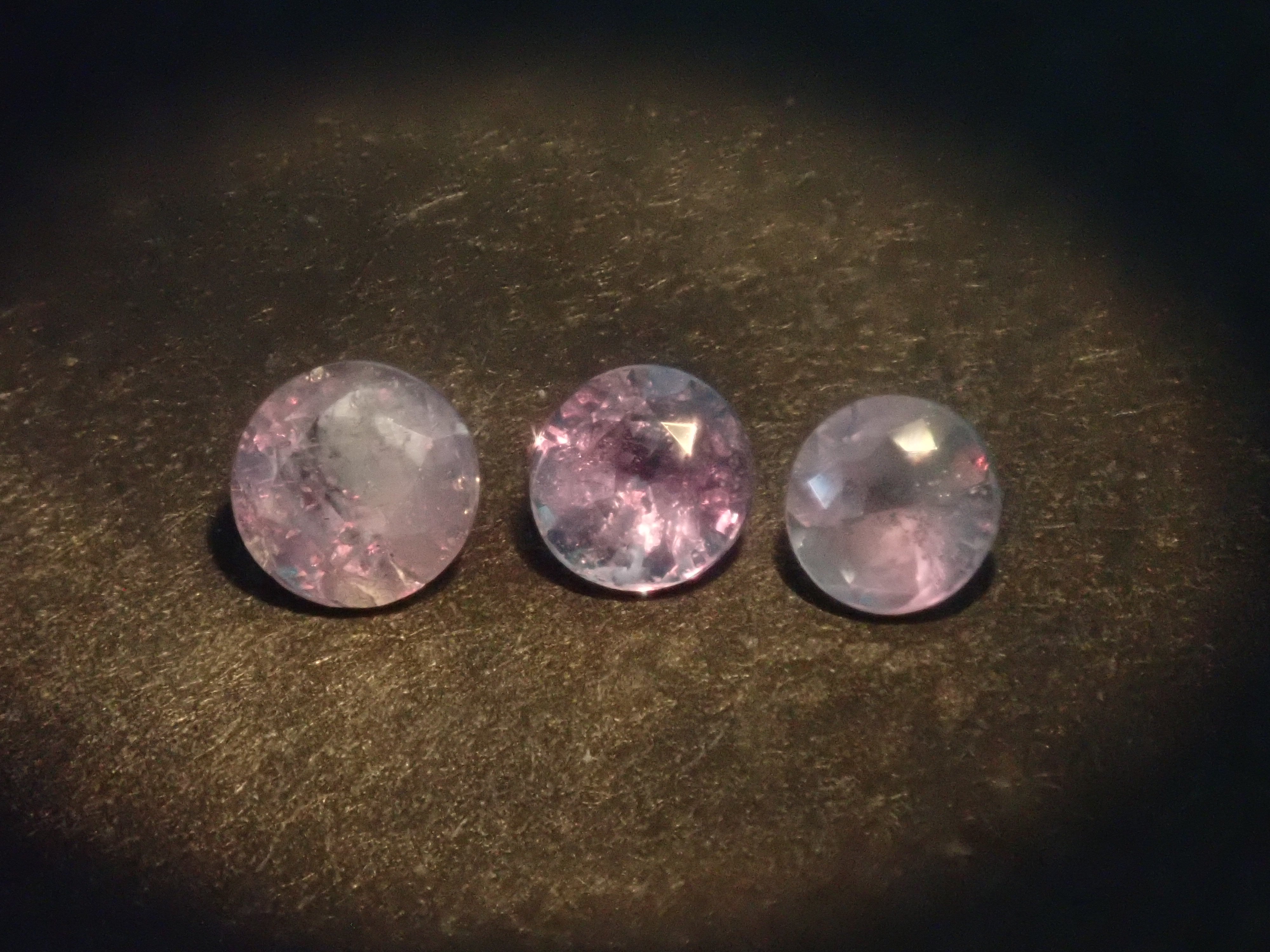 【2月2日晚間10點開始販售】限量20顆寶石：俄羅斯亞歷山大石、金綠寶石雙貓眼石及亞歷山大石扭蛋【多買有優惠】