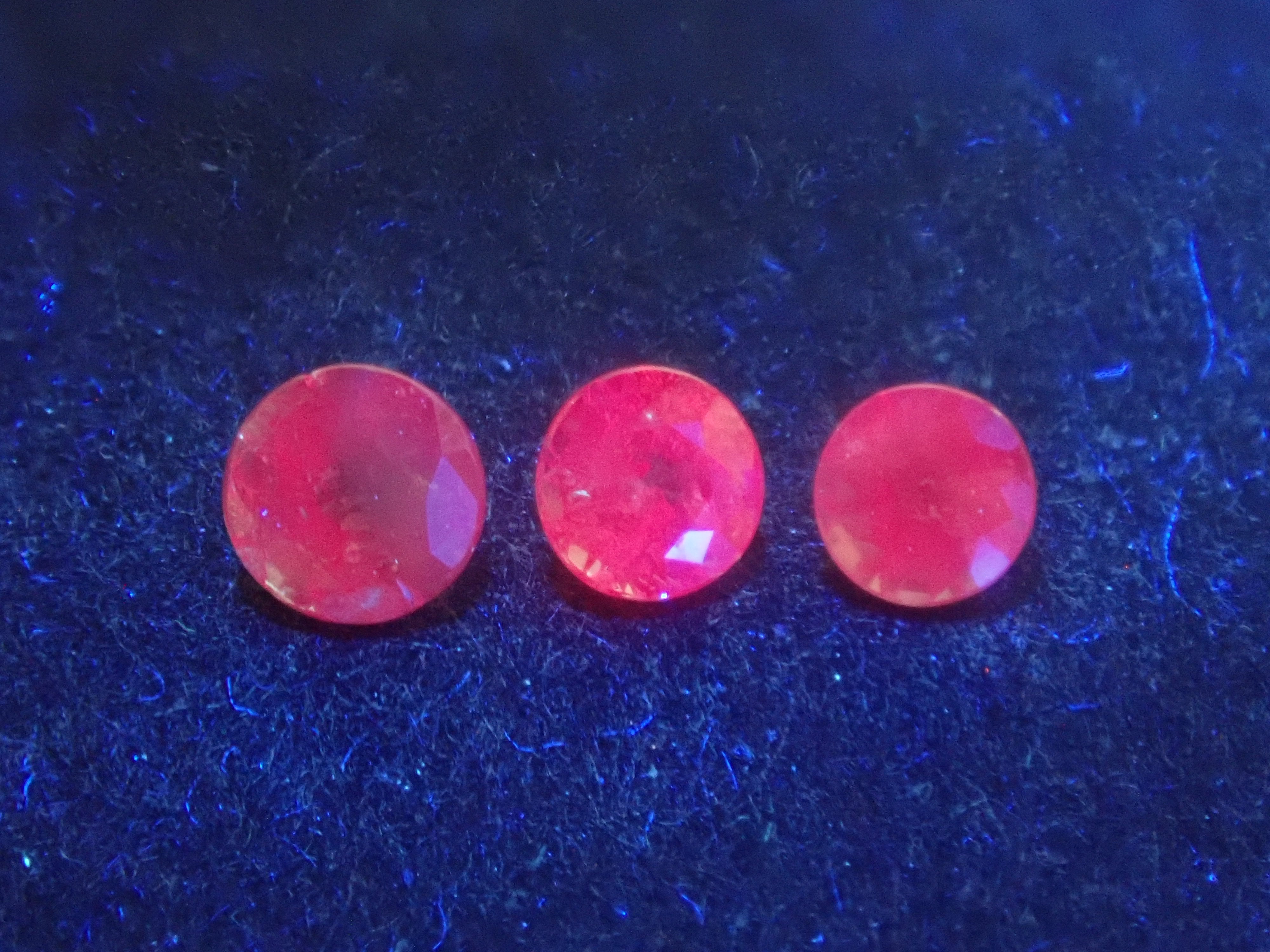 【2月2日晚間10點開始販售】限量20顆寶石：俄羅斯亞歷山大石、金綠寶石雙貓眼石及亞歷山大石扭蛋【多買有優惠】