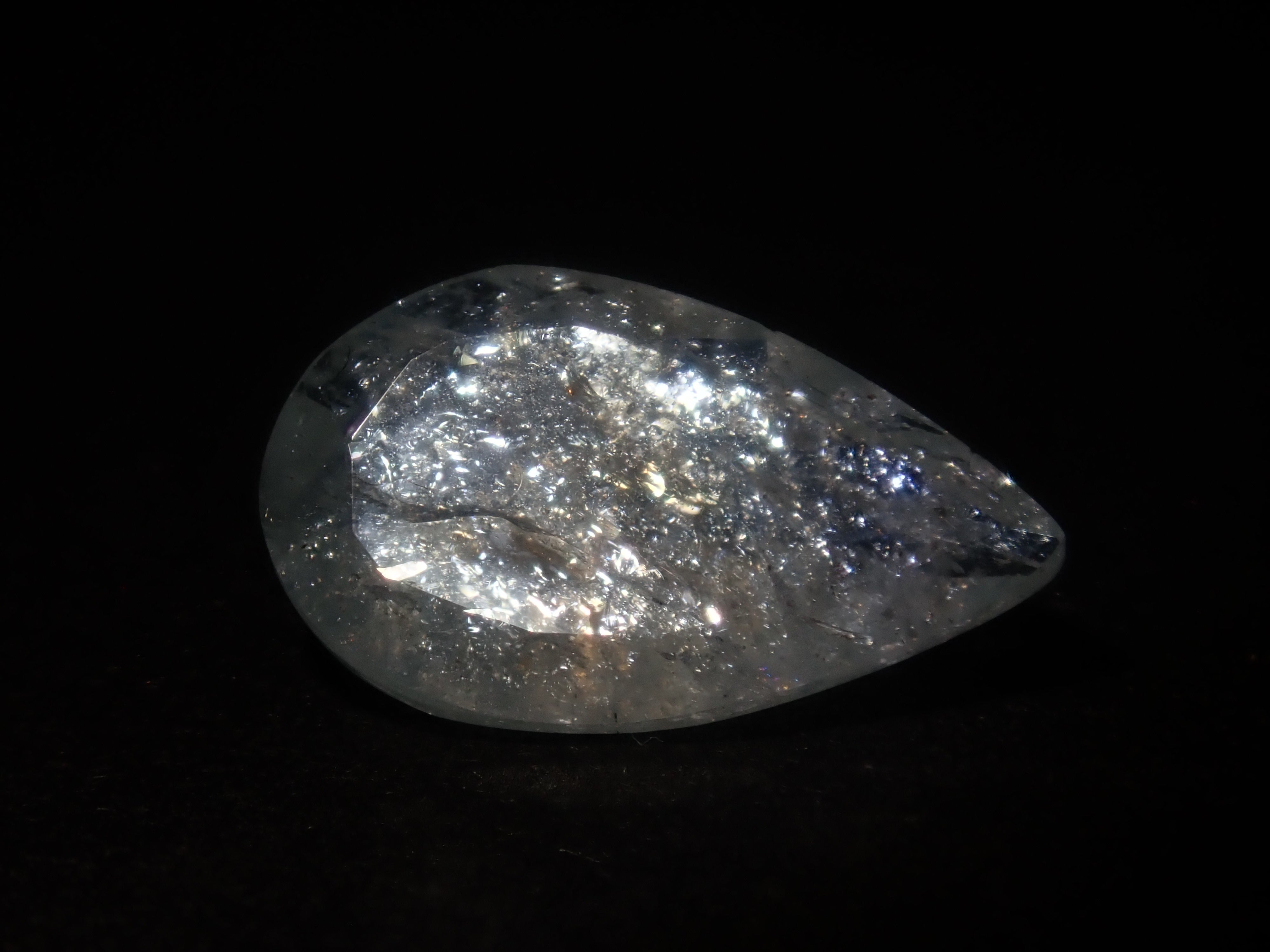 【8/31 22時販売】《限定9石》ブラジル産レインボーアクアマリン1石ルース（平均1.0ct,ペアシェプカット）《複数購入割引有》