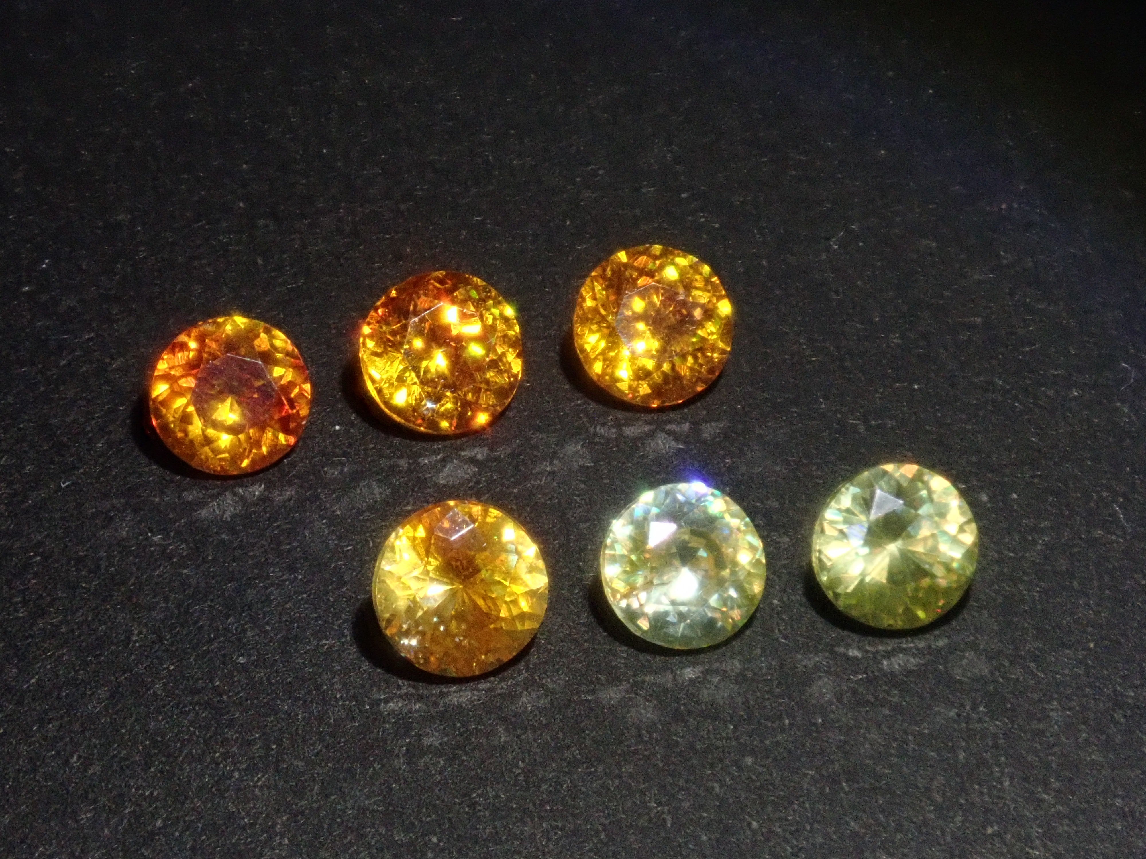 Spanish Sphalerite 1 stone loose (round cut, 4mm) {Multiple purchase discount available}