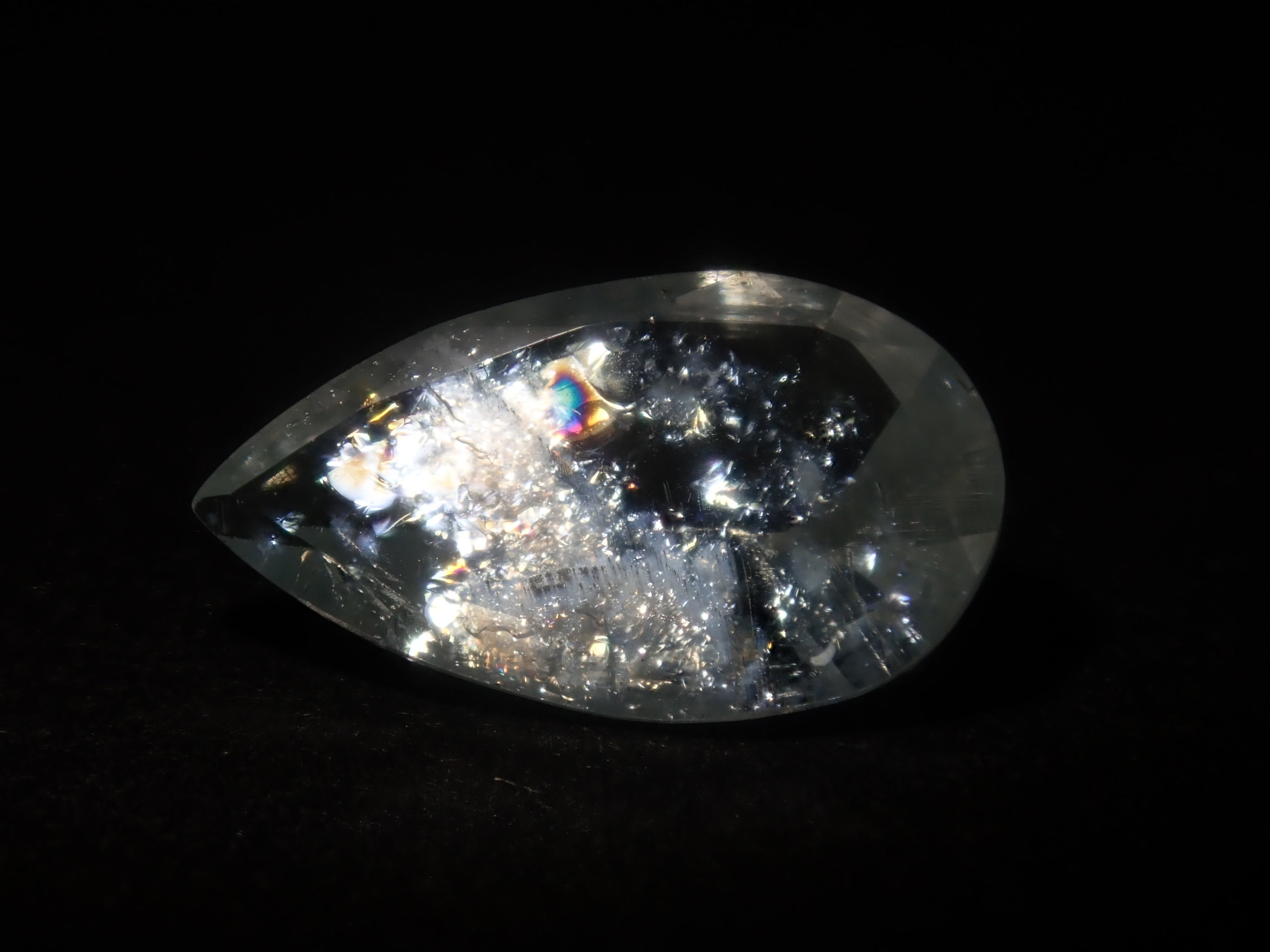 【8/31 22時販売】《限定9石》ブラジル産レインボーアクアマリン1石ルース（平均1.0ct,ペアシェプカット）《複数購入割引有》