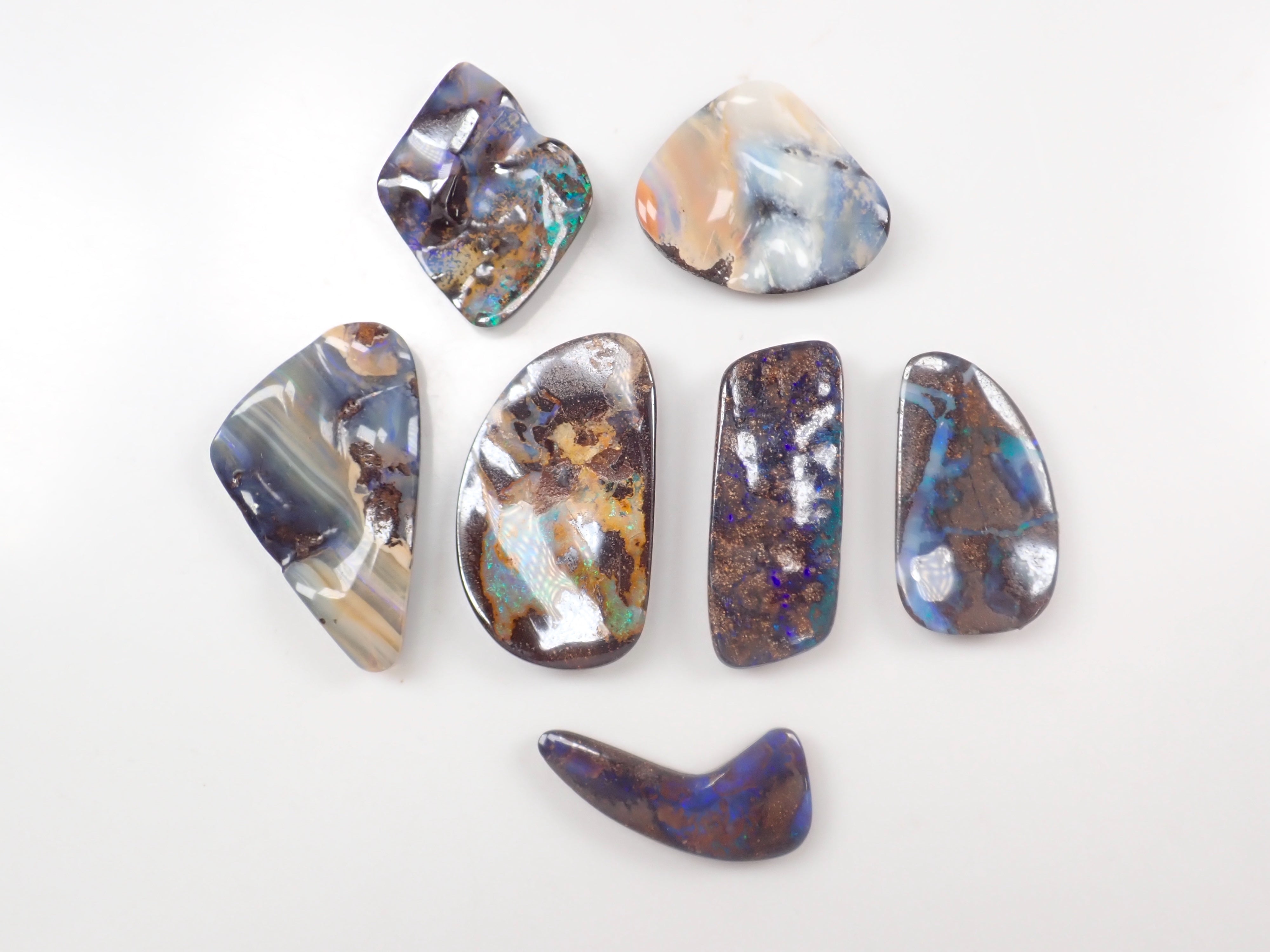 Limited to 7 stones: 1 loose Australian boulder opal (average 25 carats) Multiple purchase discounts available