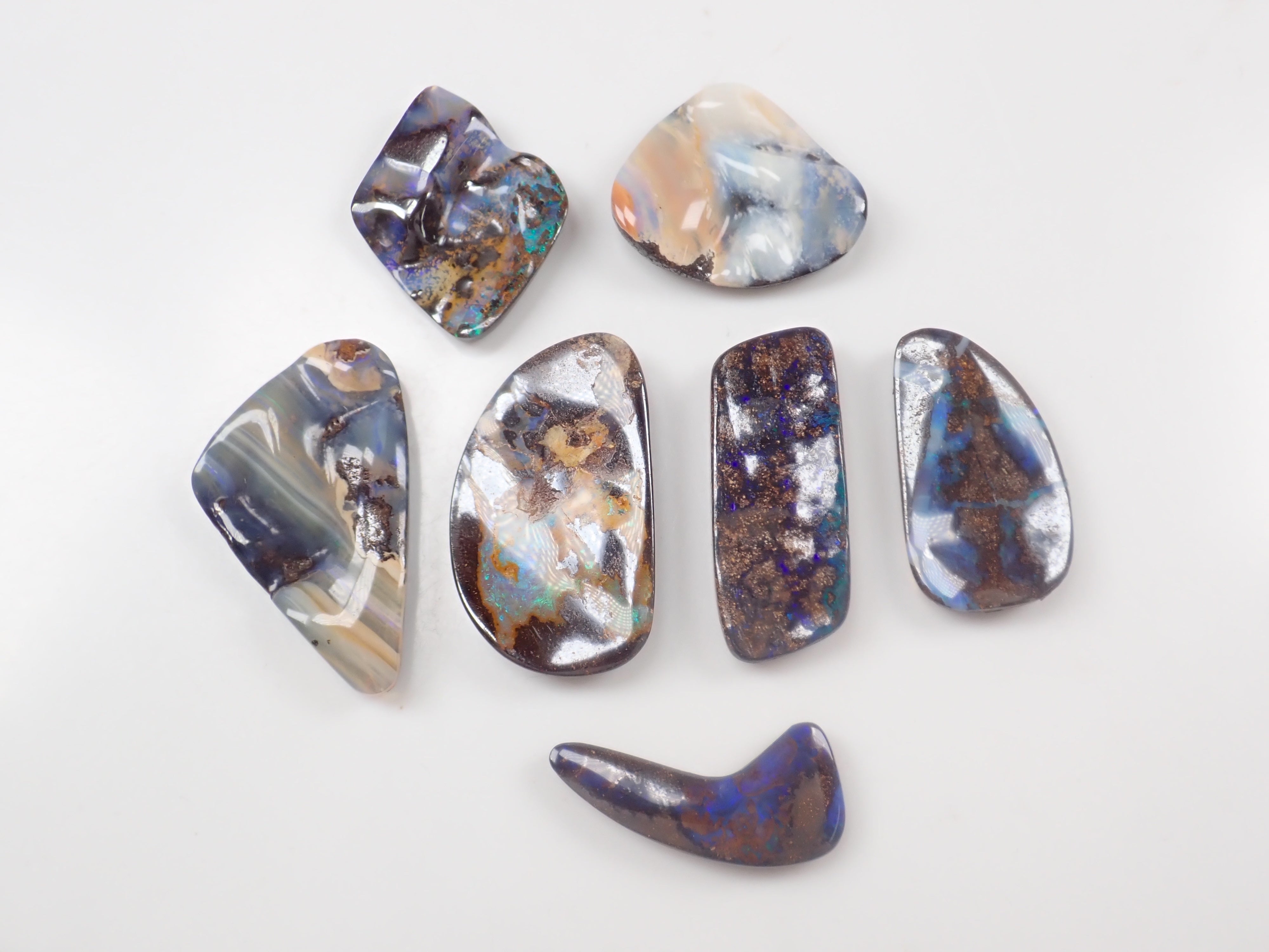 Limited to 7 stones: 1 loose Australian boulder opal (average 25 carats) Multiple purchase discounts available