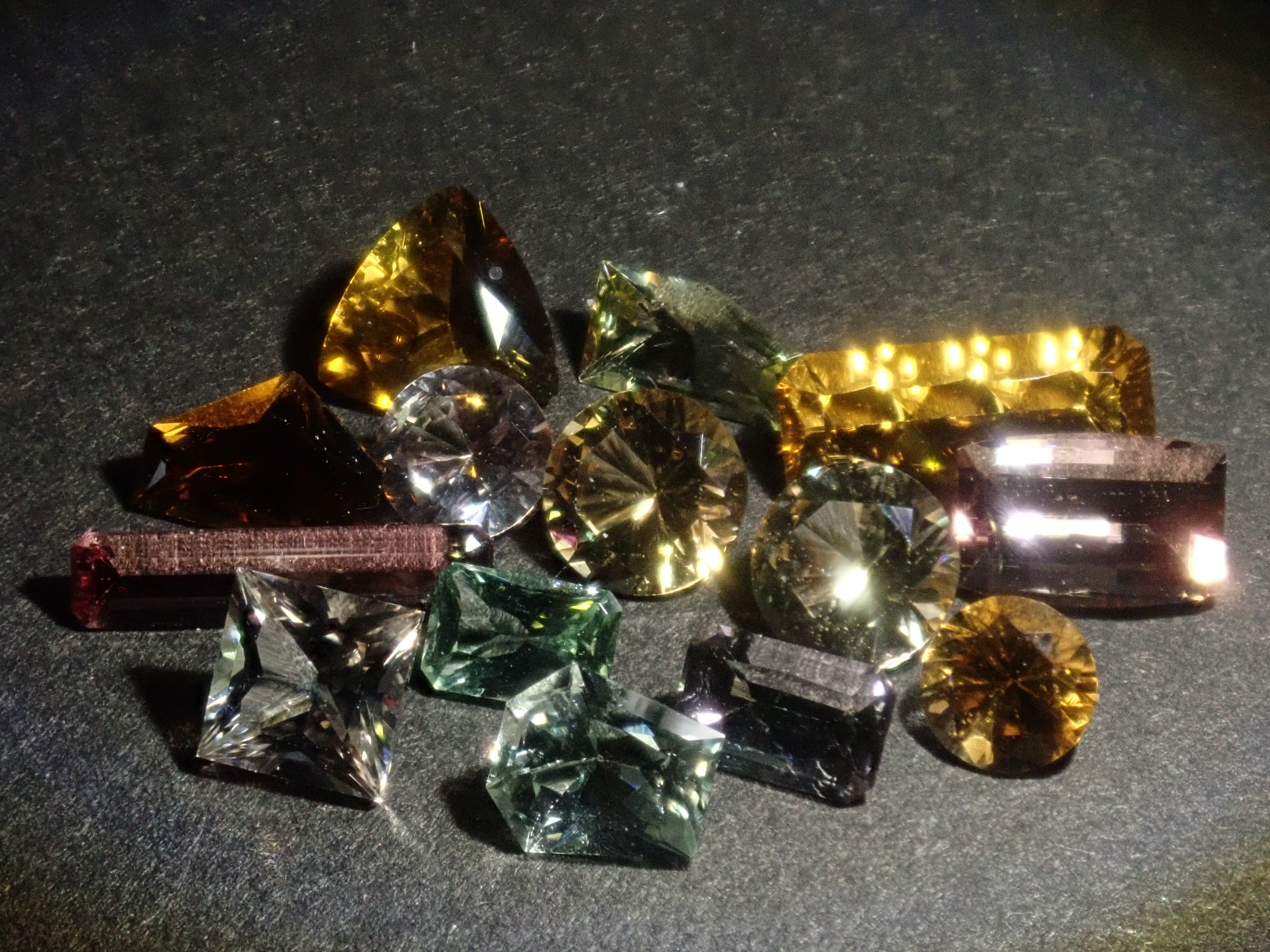 [On sale at 10 PM on September 9th] [Limited to 16 stones] Specially cut tourmaline gacha, 1 loose stone [Multiple purchase discounts available]