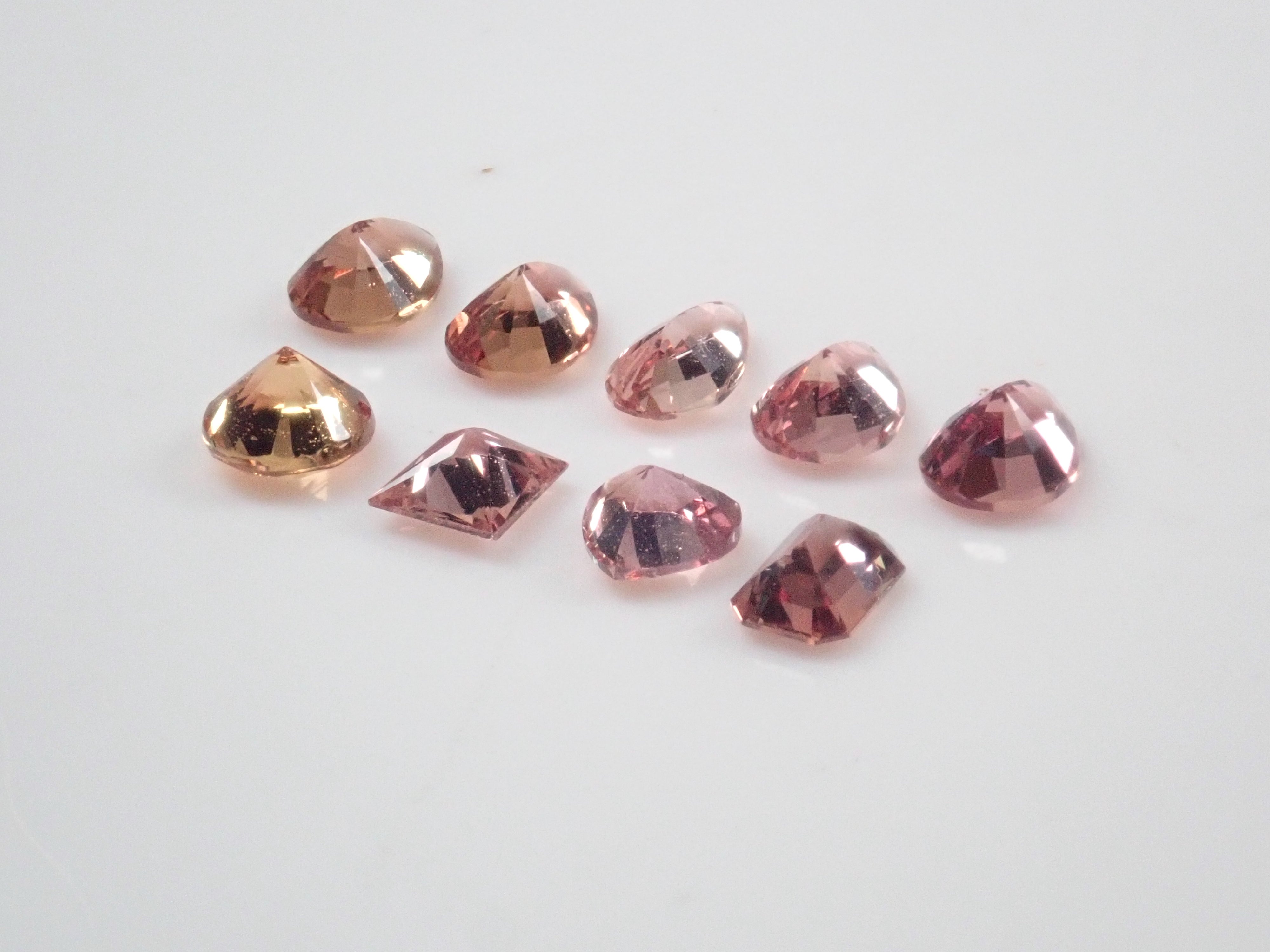 Unheated Sapphire Gacha💎 (Only 2 stones are unheated Padparadscha sapphires with GIA certificate) 1 loose stone {Multiple purchase discounts available}