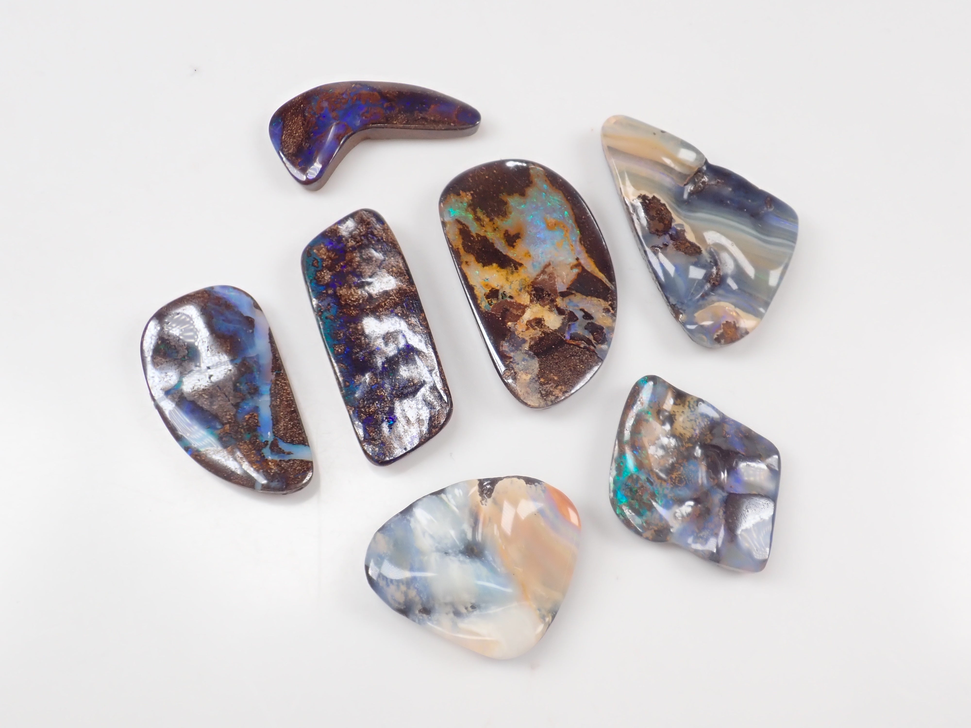 Limited to 7 stones: 1 loose Australian boulder opal (average 25 carats) Multiple purchase discounts available