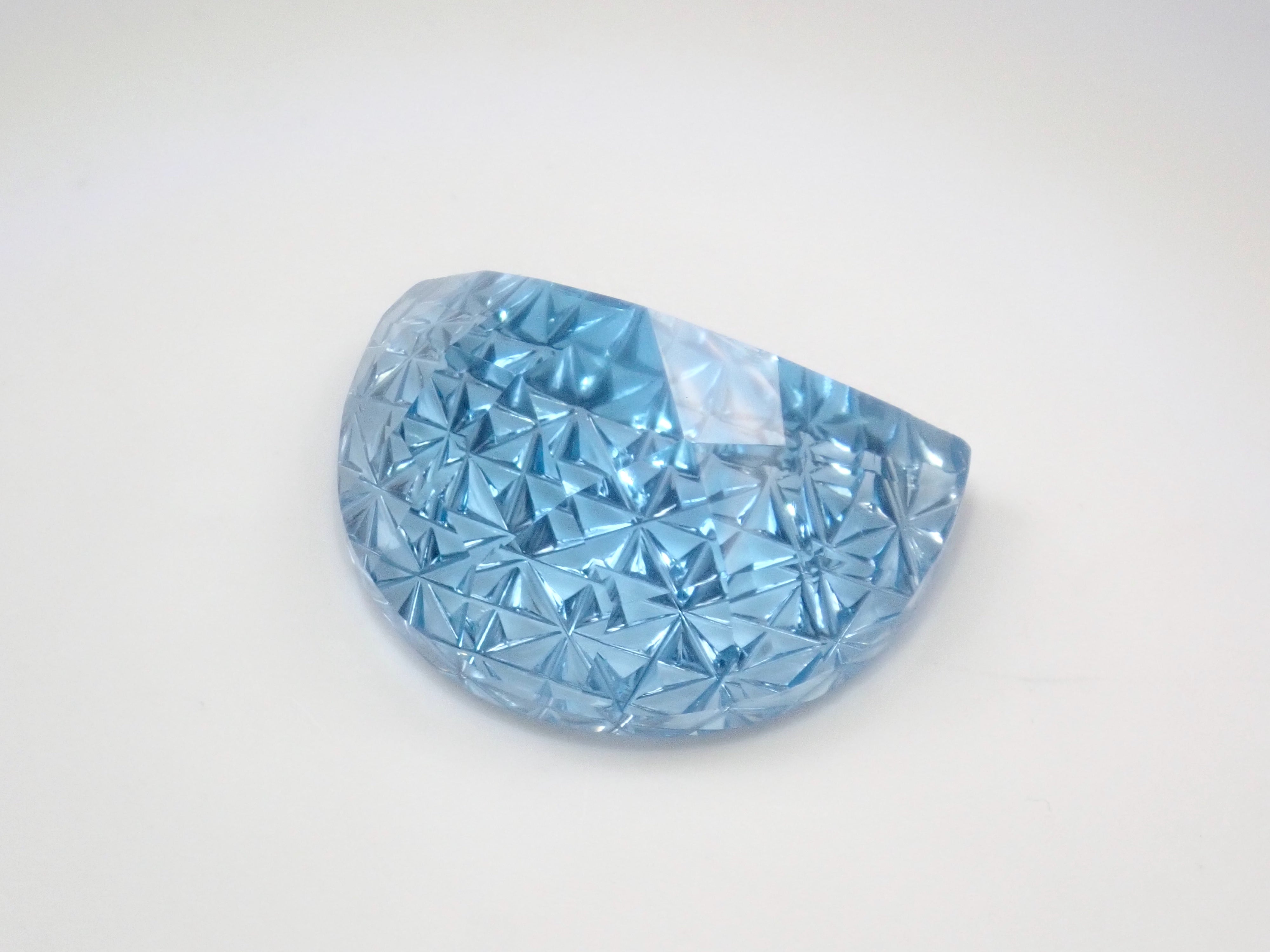 限定13石》甲州貴石切子《月型切子》のブルートパーズ10ctを含むブルー