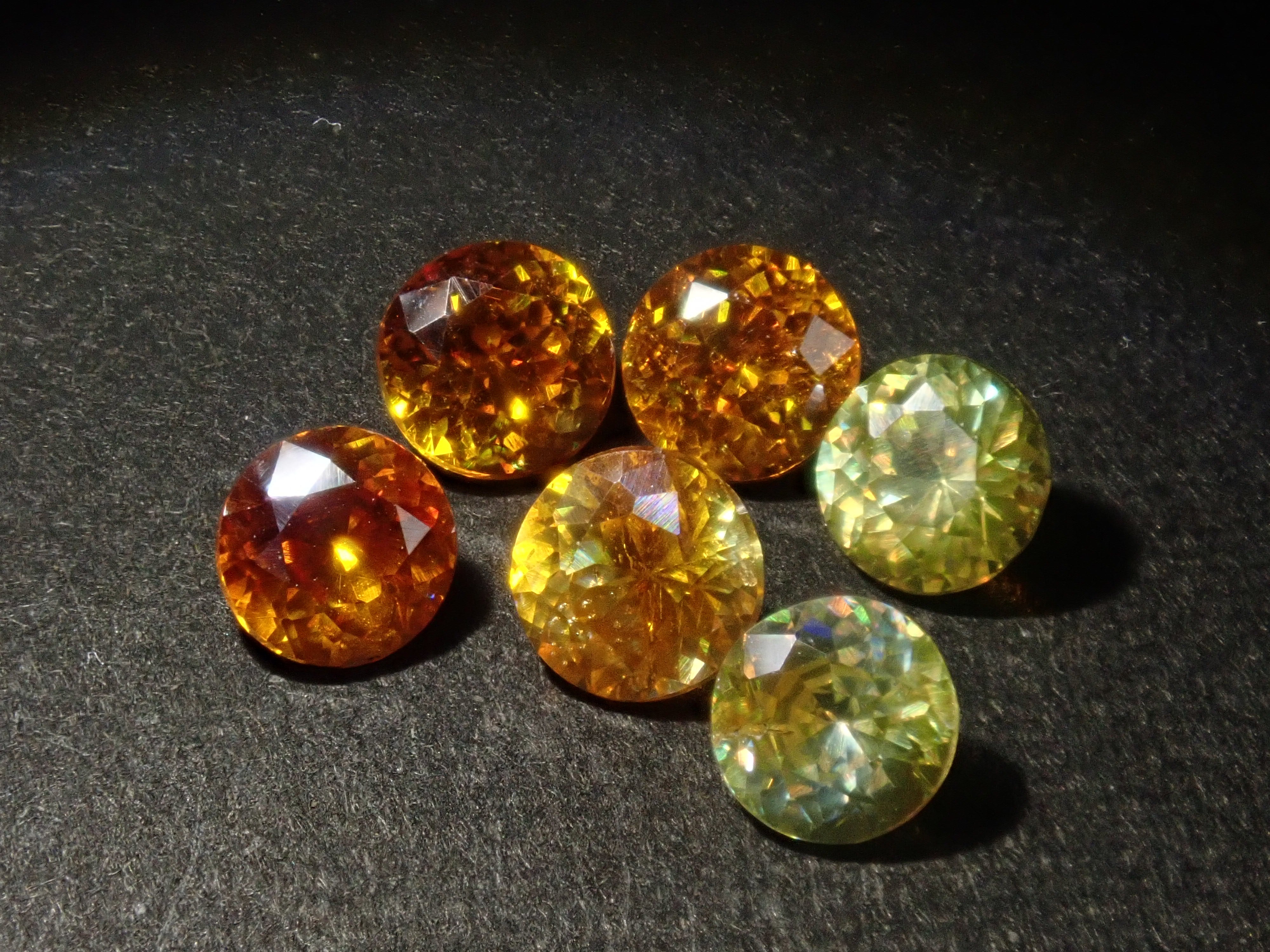 Spanish Sphalerite 1 stone loose (round cut, 4mm) {Multiple purchase discount available}