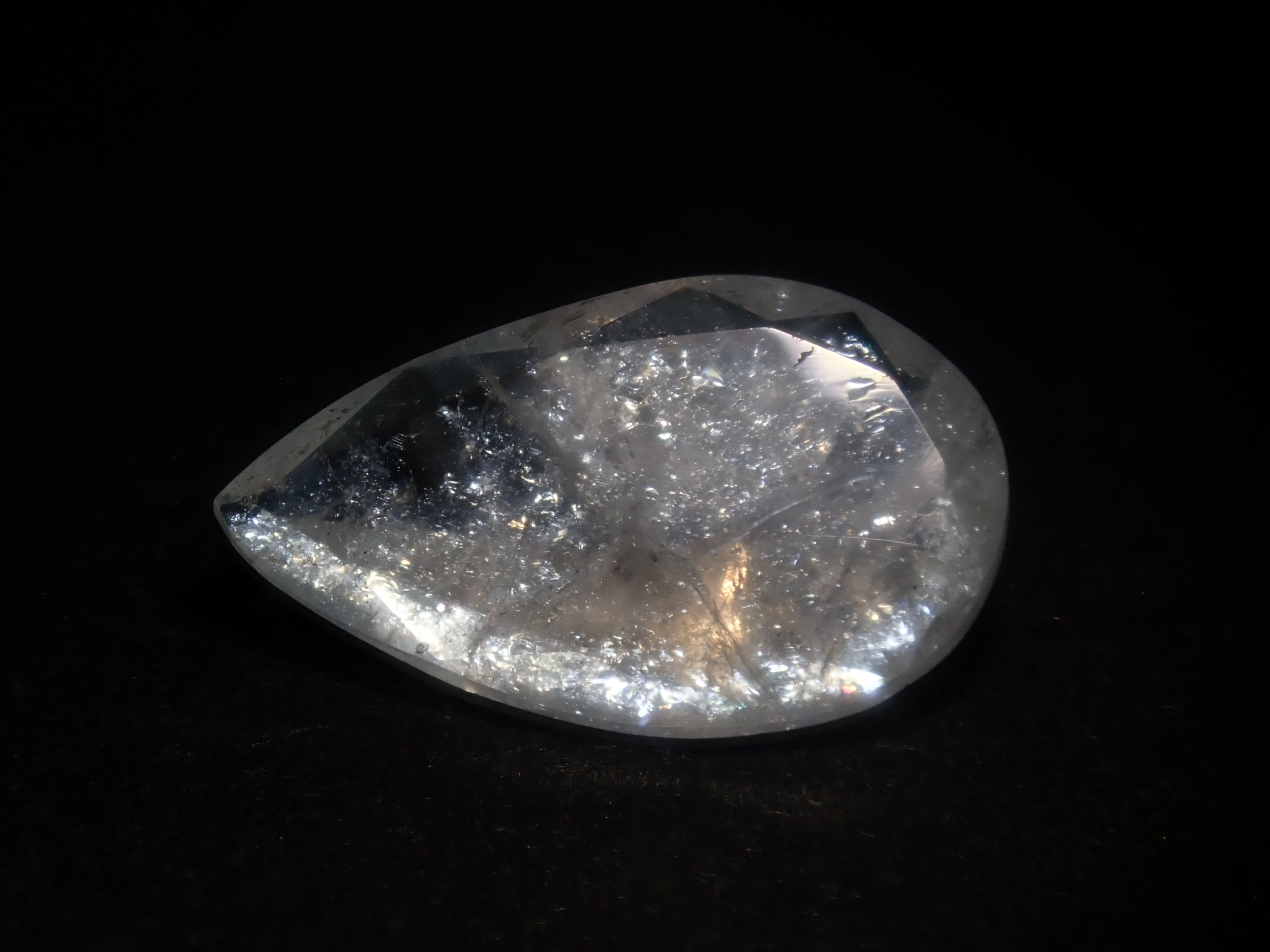 【8/31 22時販売】《限定9石》ブラジル産レインボーアクアマリン1石ルース（平均1.0ct,ペアシェプカット）《複数購入割引有》