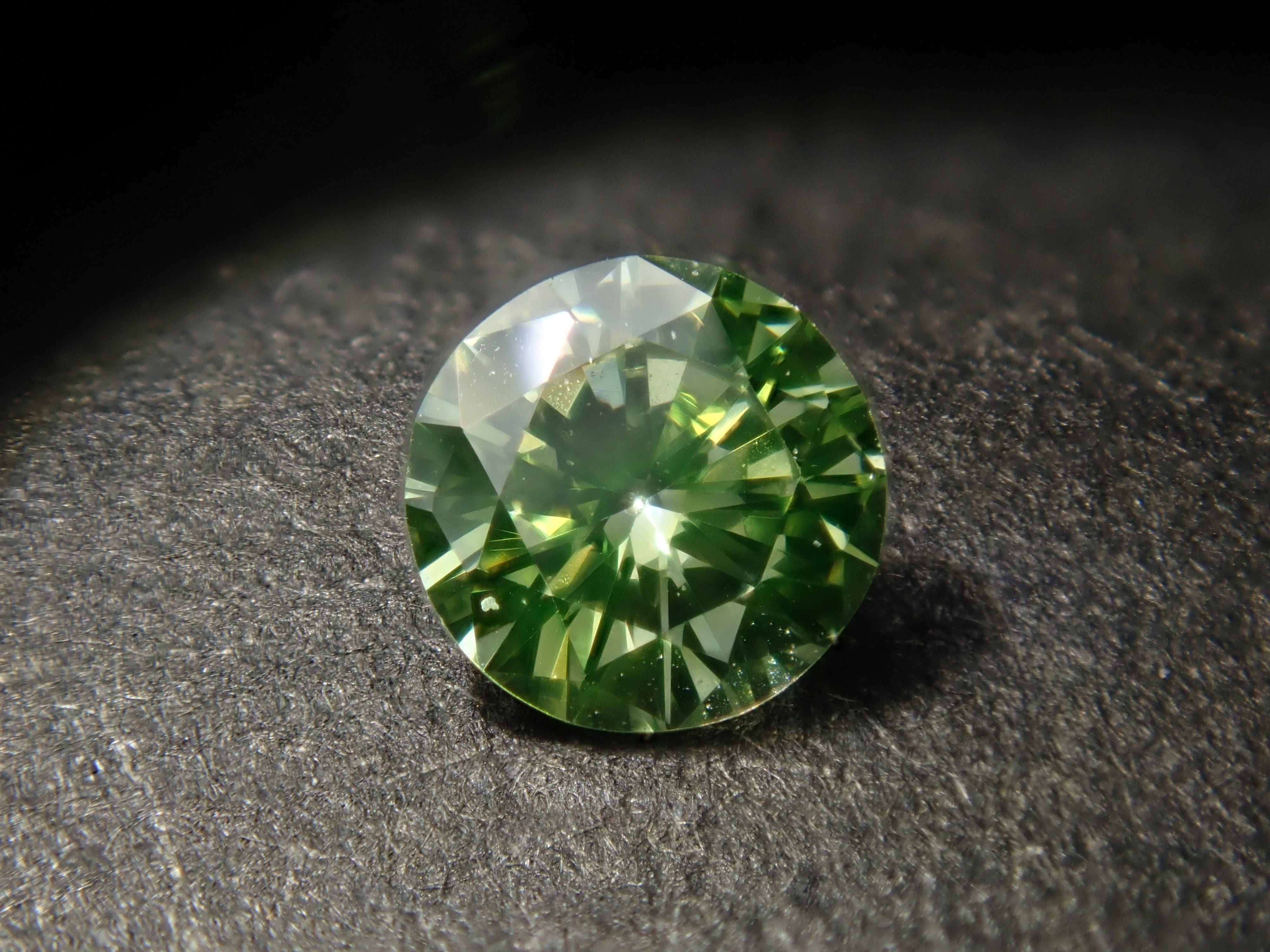 Limited to 3 stones: 1 peridot green diamond loose stone (treated, 3mm, VS class, Chuho sorting) Multiple purchase discounts available