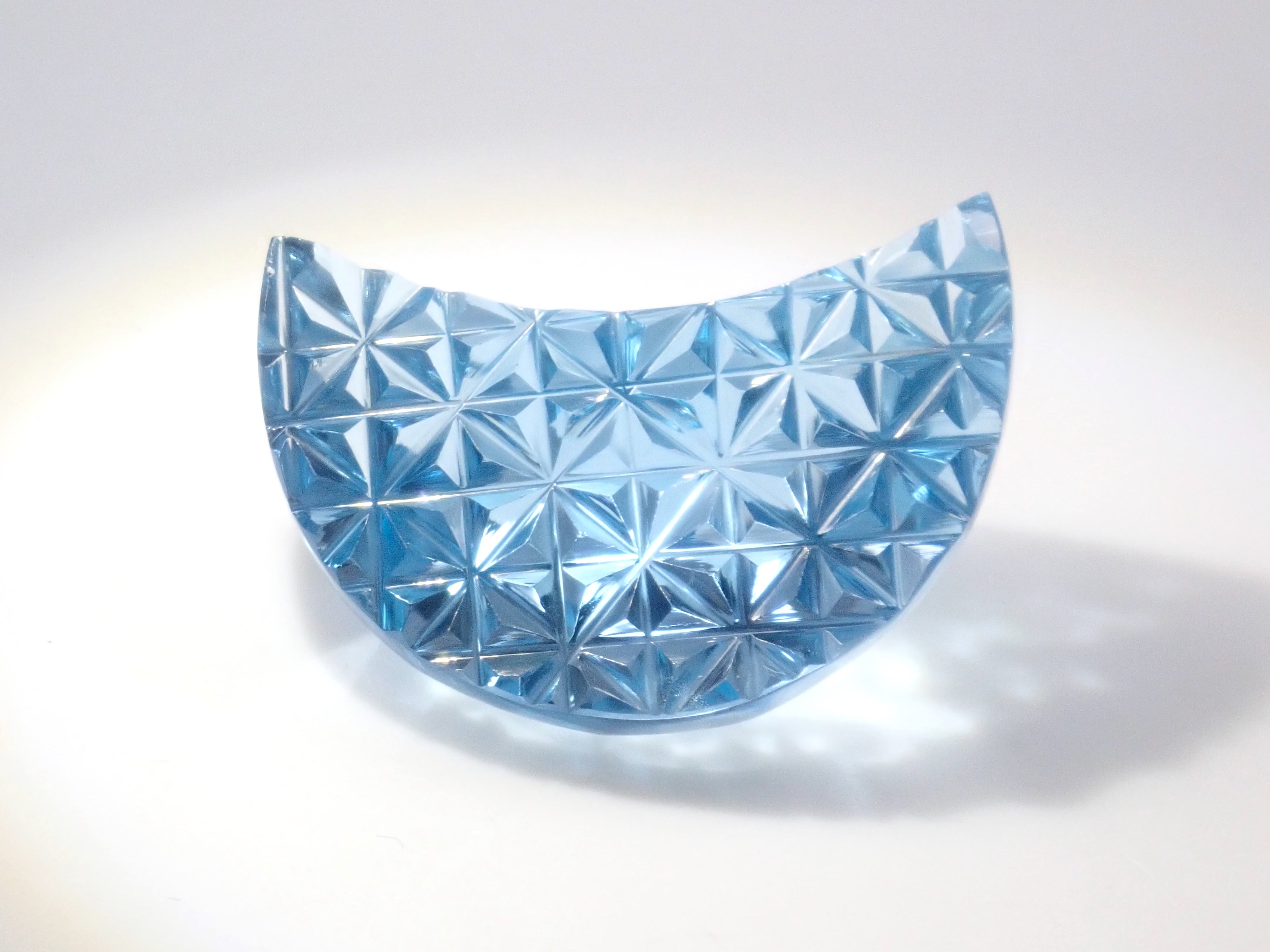 限定13石》甲州貴石切子《月型切子》のブルートパーズ10ctを含むブルー