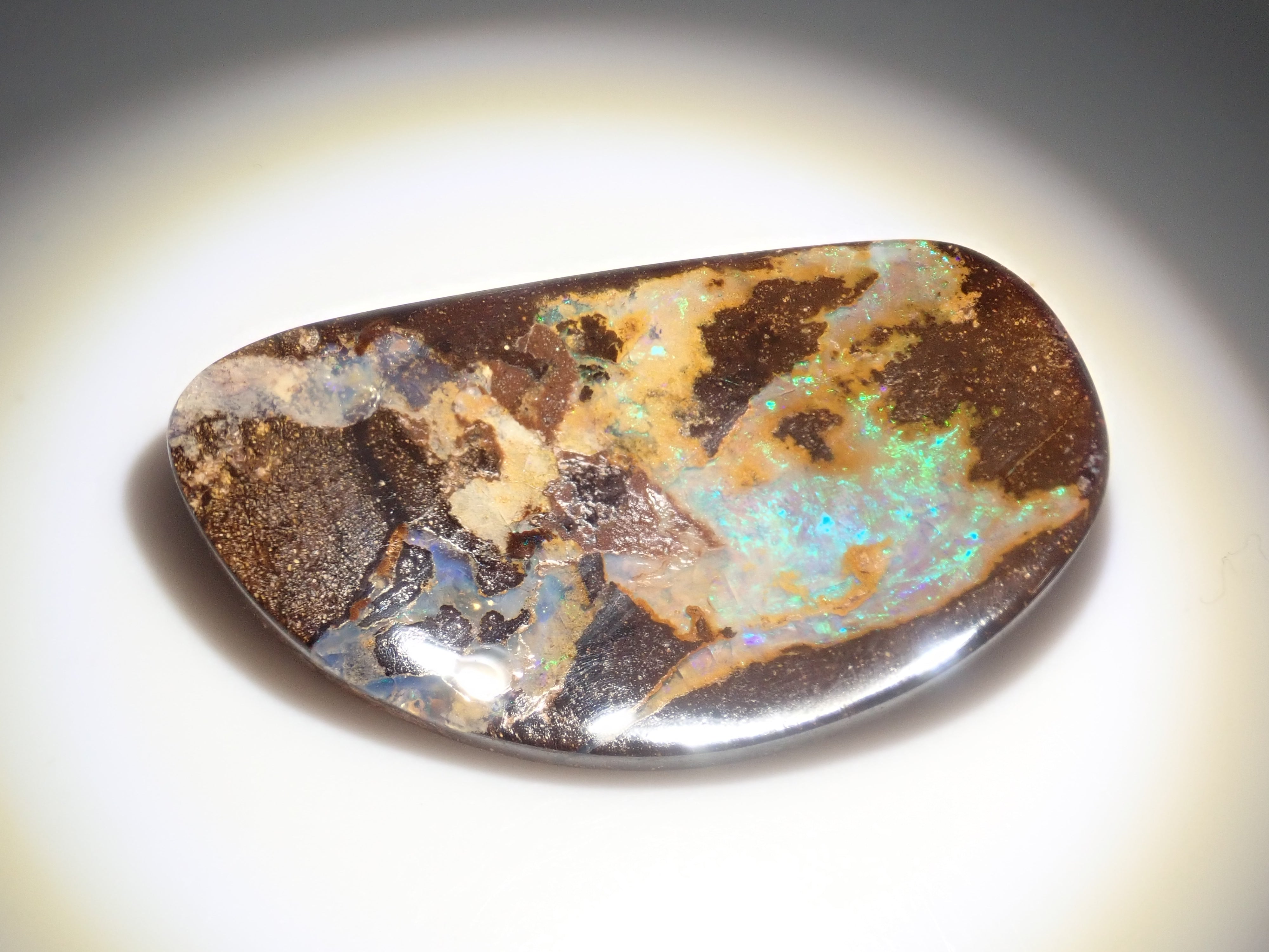 Limited to 7 stones: 1 loose Australian boulder opal (average 25 carats) Multiple purchase discounts available