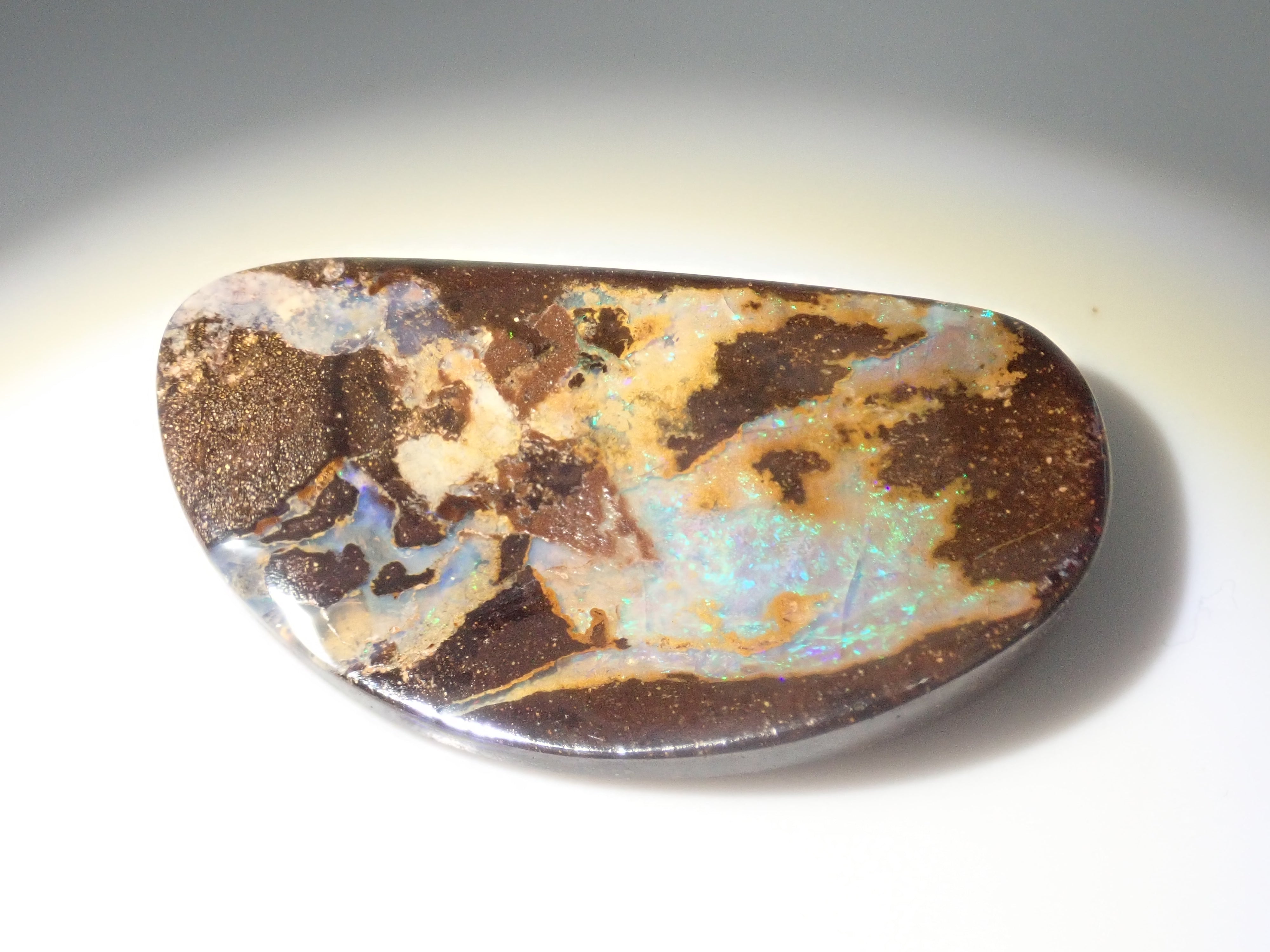 Limited to 7 stones: 1 loose Australian boulder opal (average 25 carats) Multiple purchase discounts available