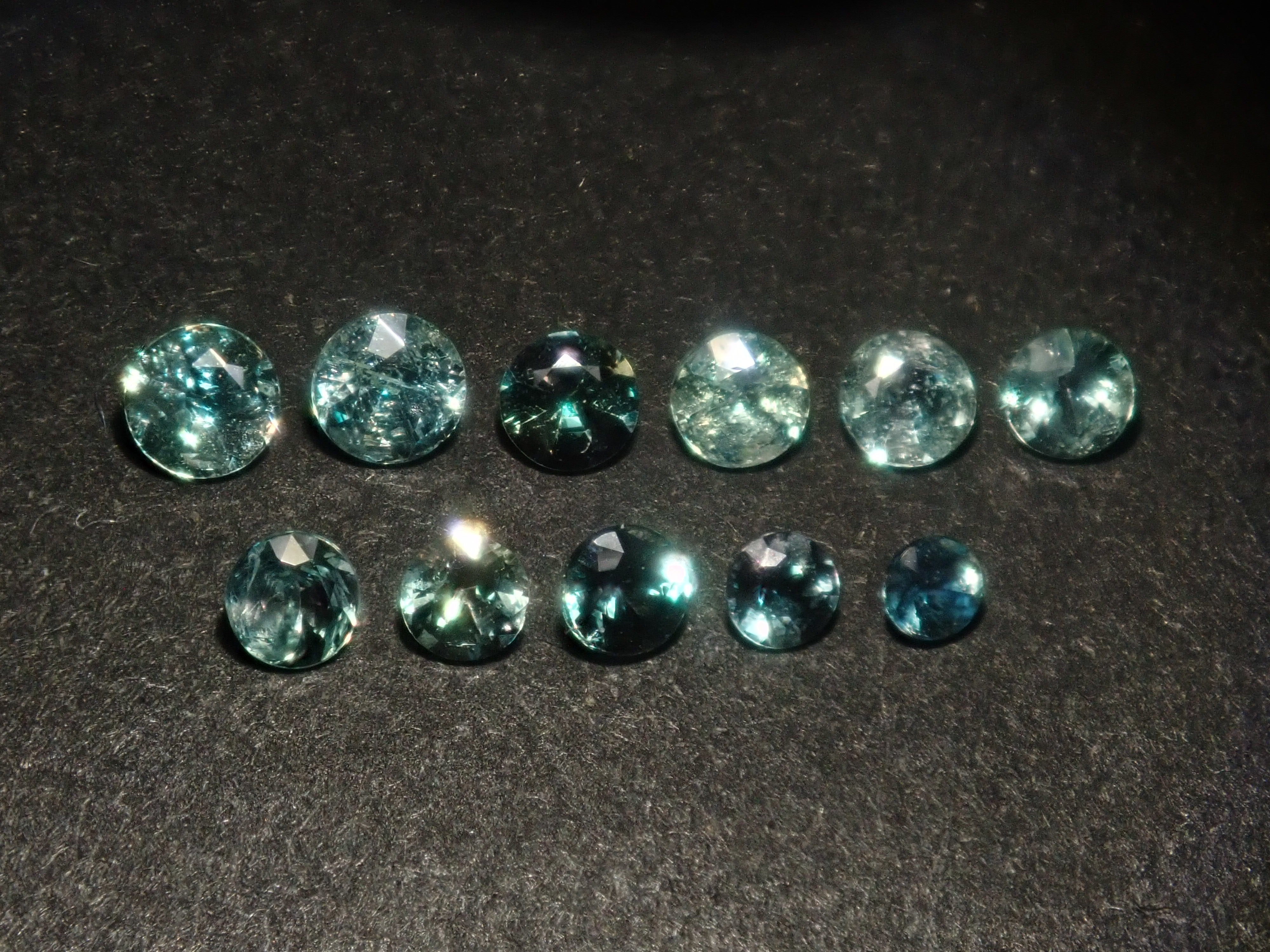 [Sales Start: May 5th, 10 PM JST] Limited 12 Stones - Alexandrite Gacha with Alexandrites from Different Origins, including Russian Alexandrite (normally 69,800 JPY), plus a bonus Sri Lankan Chrysoberyl crystal. Multiple purchase discount available.