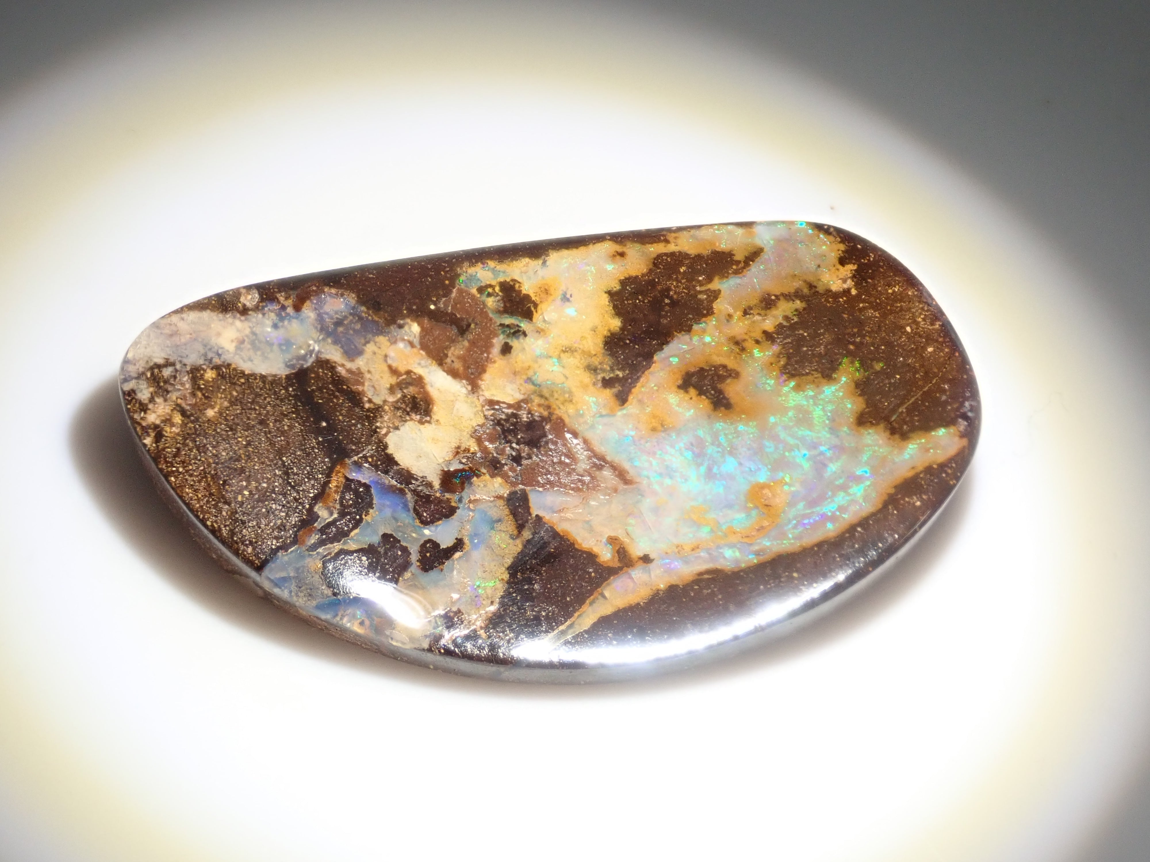 Limited to 7 stones: 1 loose Australian boulder opal (average 25 carats) Multiple purchase discounts available