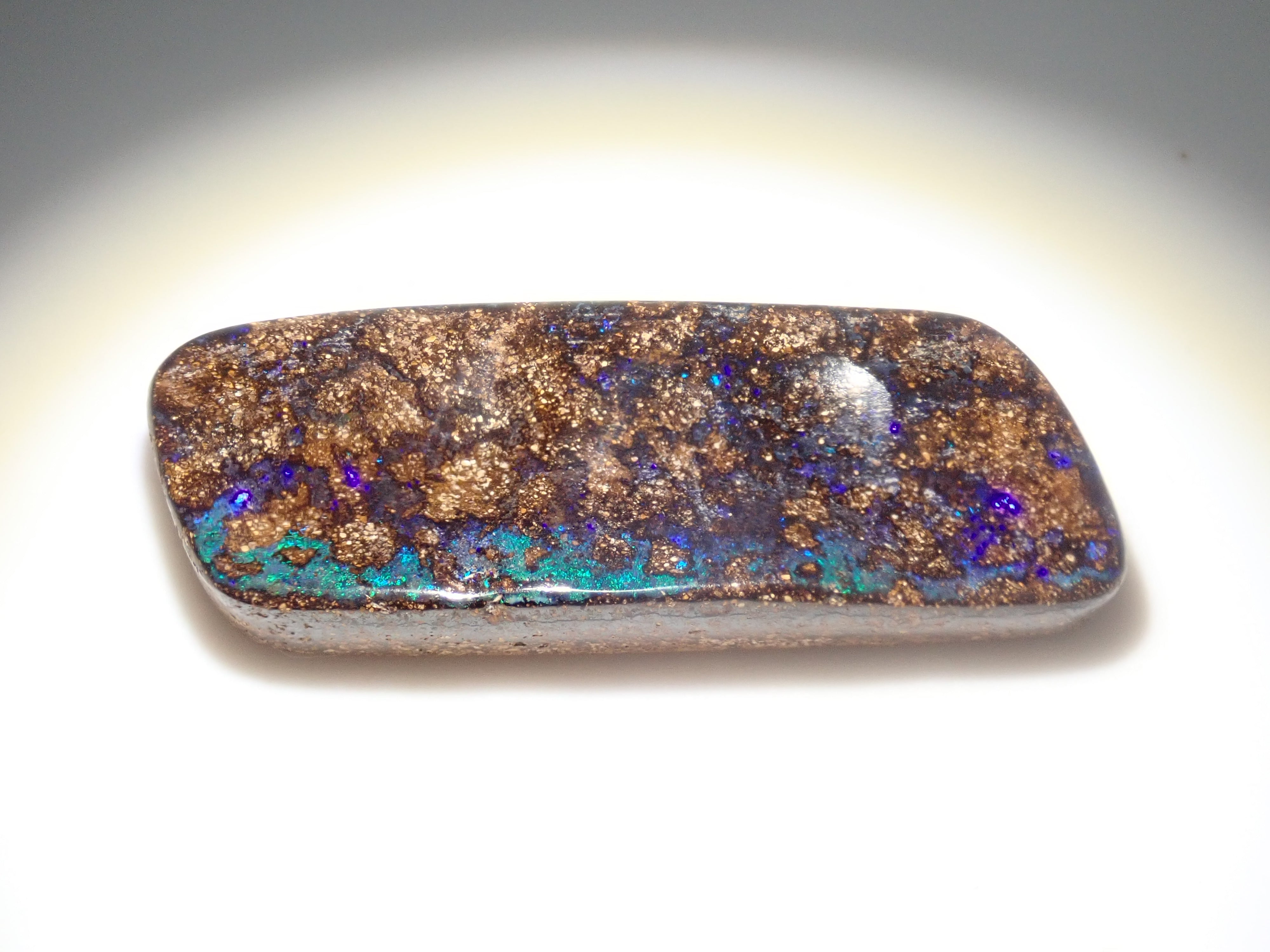 Limited to 7 stones: 1 loose Australian boulder opal (average 25 carats) Multiple purchase discounts available