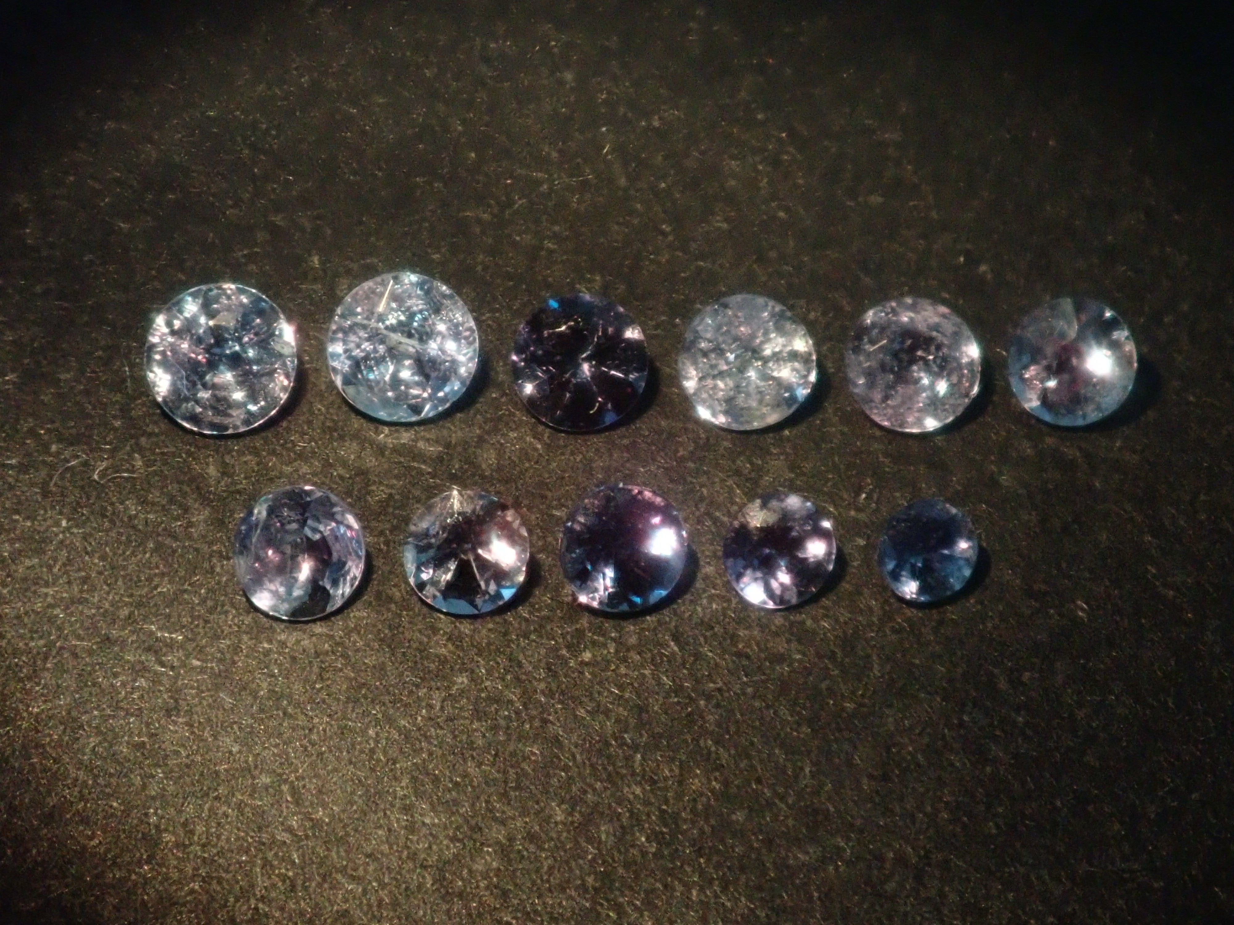 [Sales Start: May 5th, 10 PM JST] Limited 12 Stones - Alexandrite Gacha with Alexandrites from Different Origins, including Russian Alexandrite (normally 69,800 JPY), plus a bonus Sri Lankan Chrysoberyl crystal. Multiple purchase discount available.