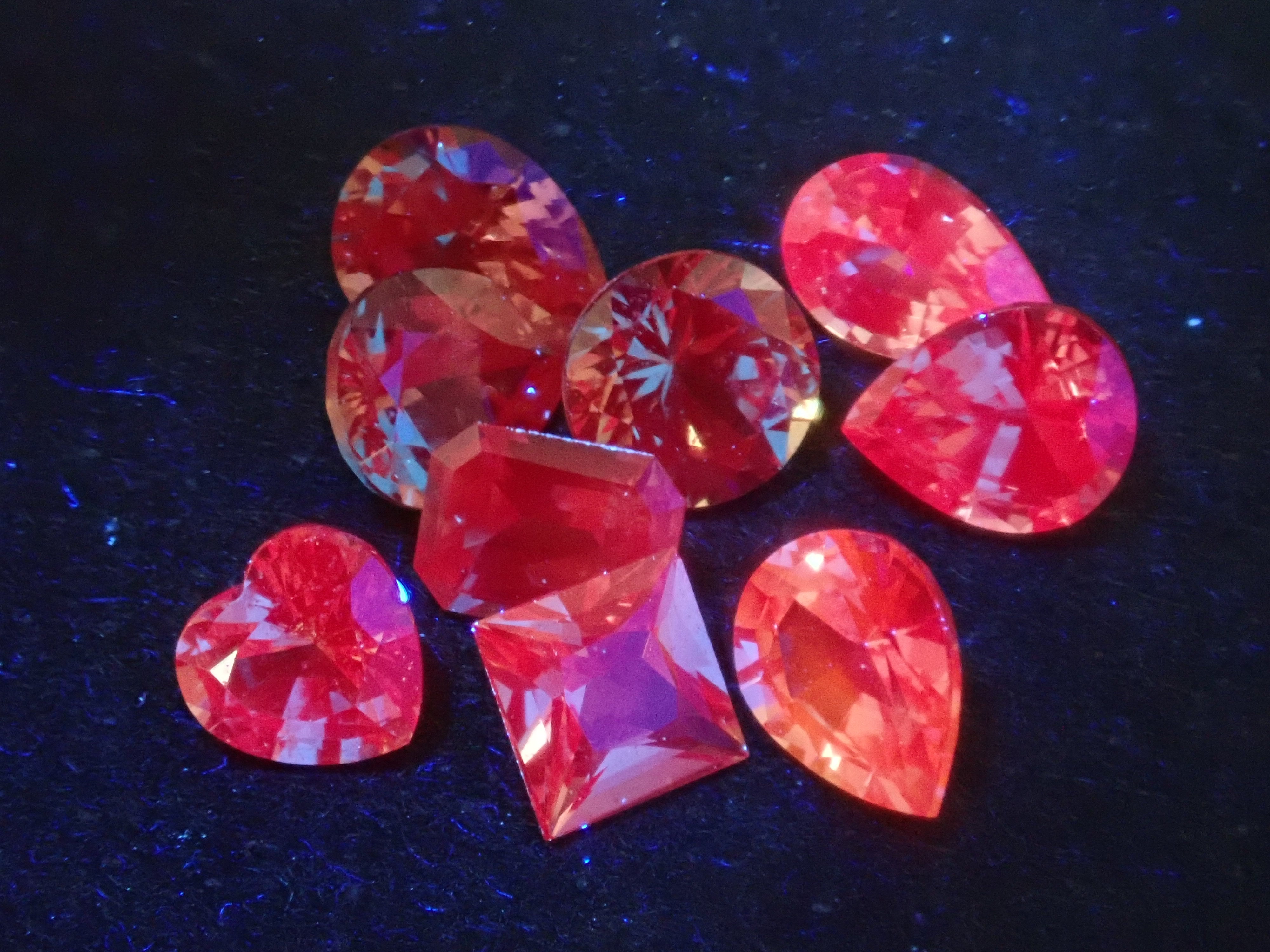 Unheated Sapphire Gacha💎 (Only 2 stones are unheated Padparadscha sapphires with GIA certificate) 1 loose stone {Multiple purchase discounts available}