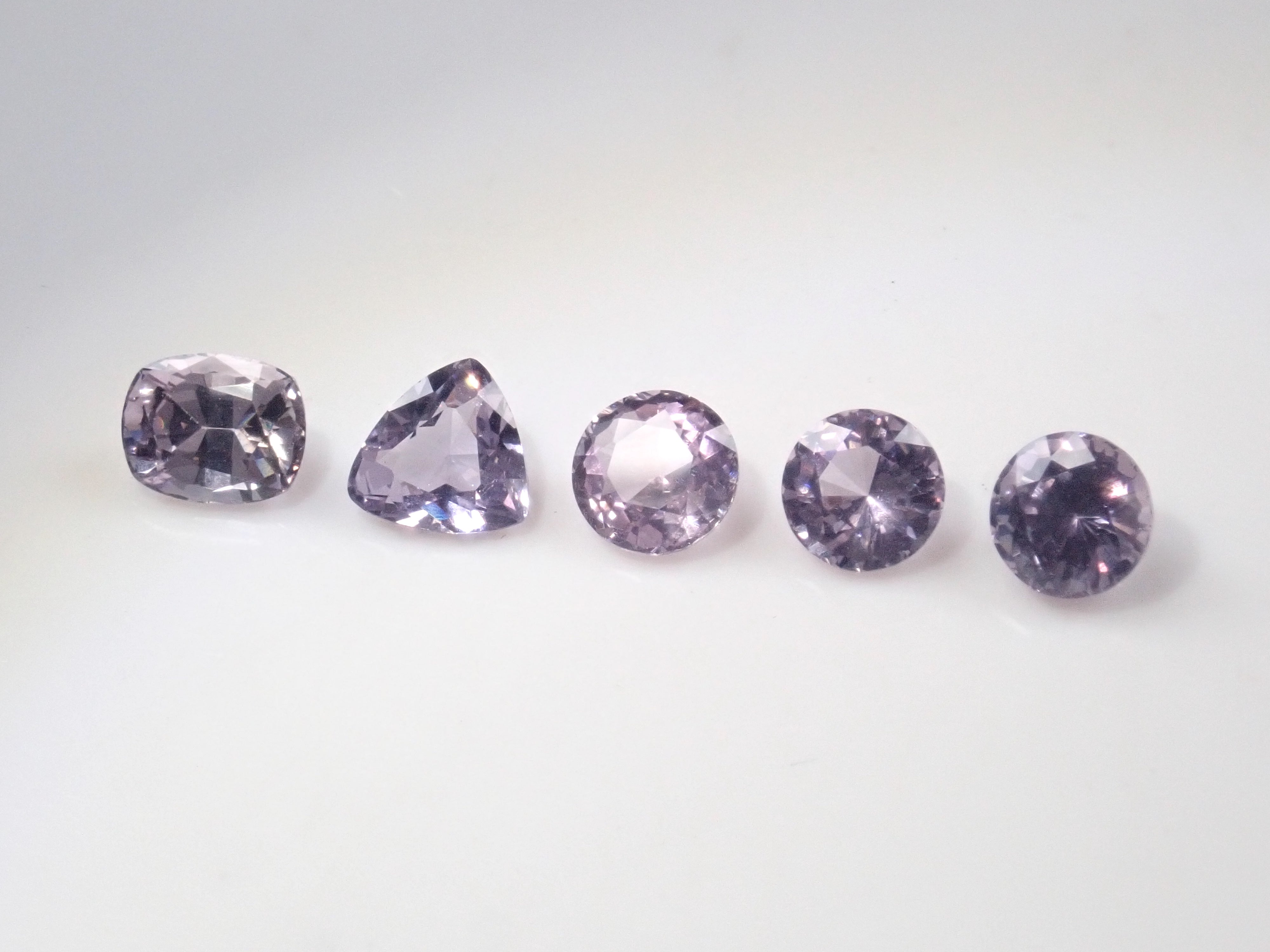 [On sale from 10pm on 8/3] {Limited to 5 stones} 1 loose purple spinel stone from Tajikistan {Multiple purchase discounts available}