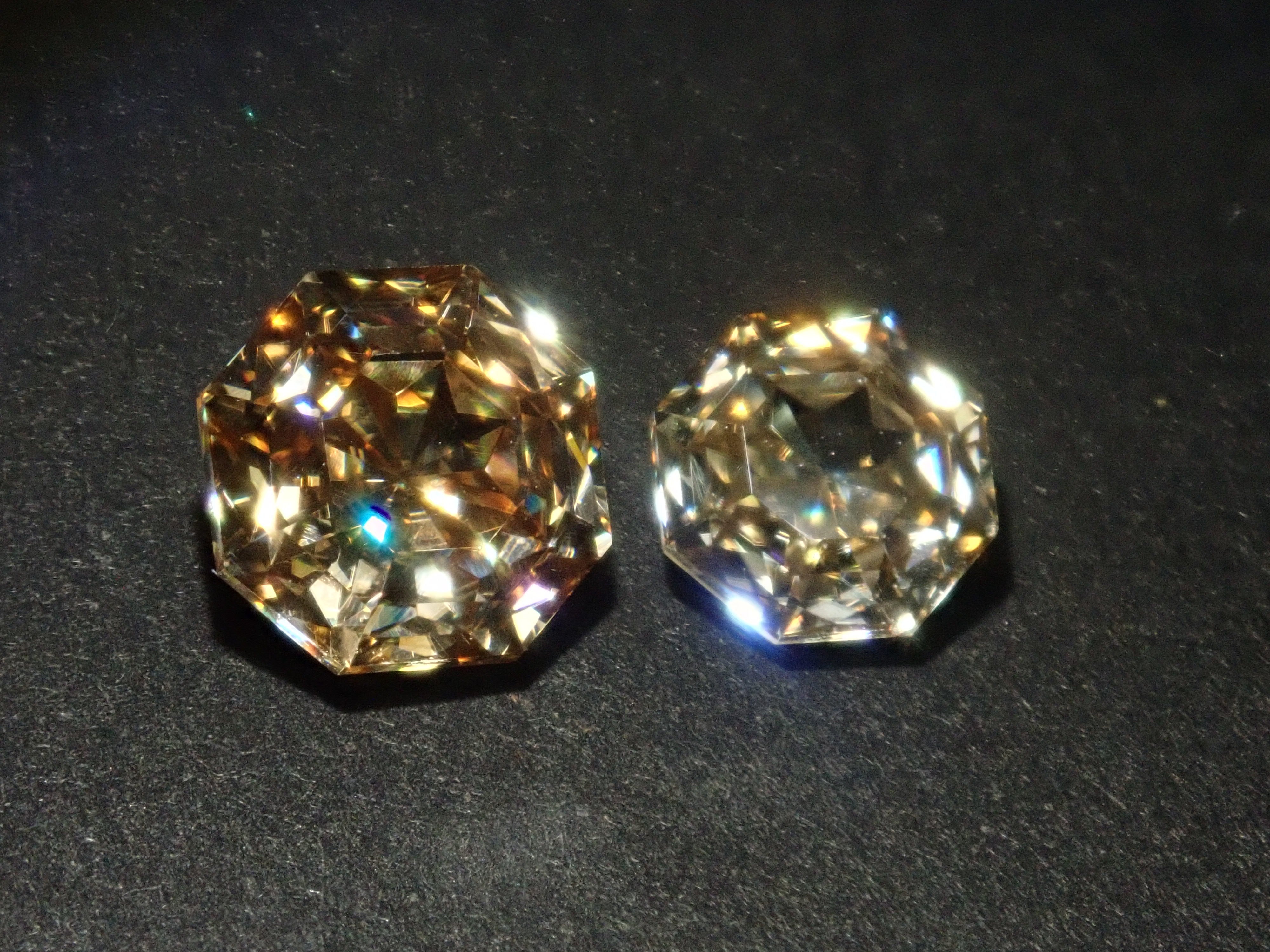 【10/5 22時販売】《限定11石》合成モアッサナイトガチャ💎甲州貴石切子plusthreeモアッサナイトやサンジェ氏カットやピンクやブルーモアッサ含む1石ルース《複数購入割引有》