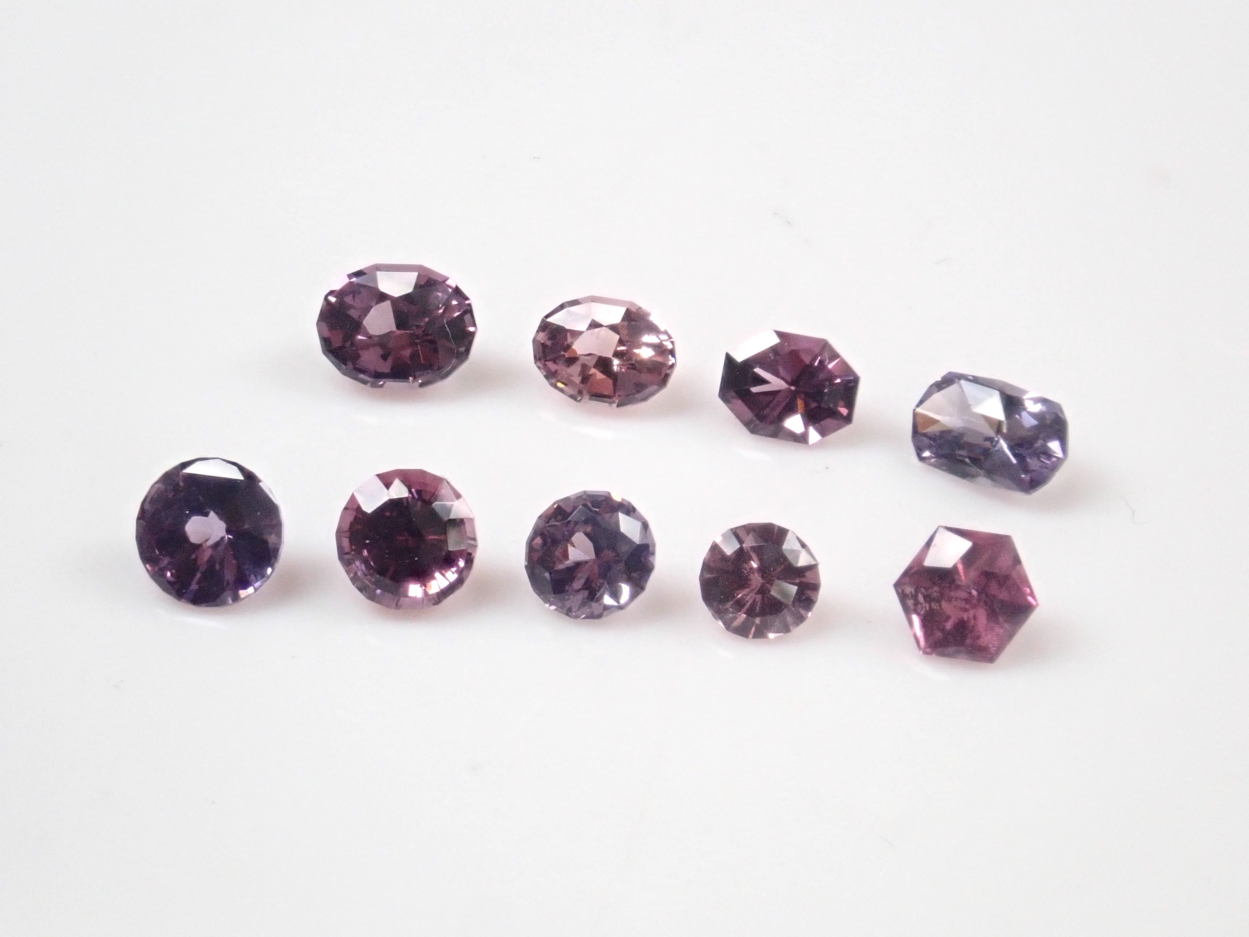 Limited to 10 stones Gem gacha💎 [Mr. Sanje] Tanzanian spinel (1 in 3 will be a red spinel) 1 loose stone [Multiple purchase discounts available]