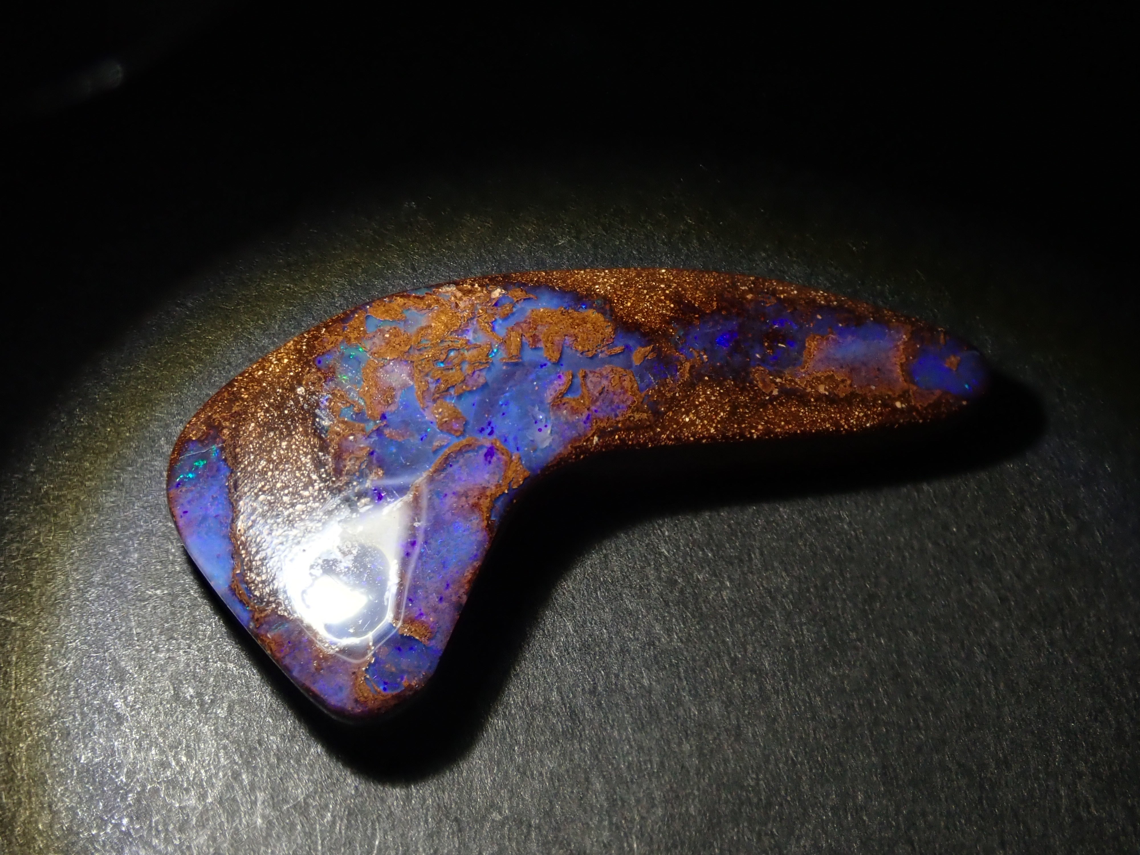 Limited to 7 stones: 1 loose Australian boulder opal (average 25 carats) Multiple purchase discounts available