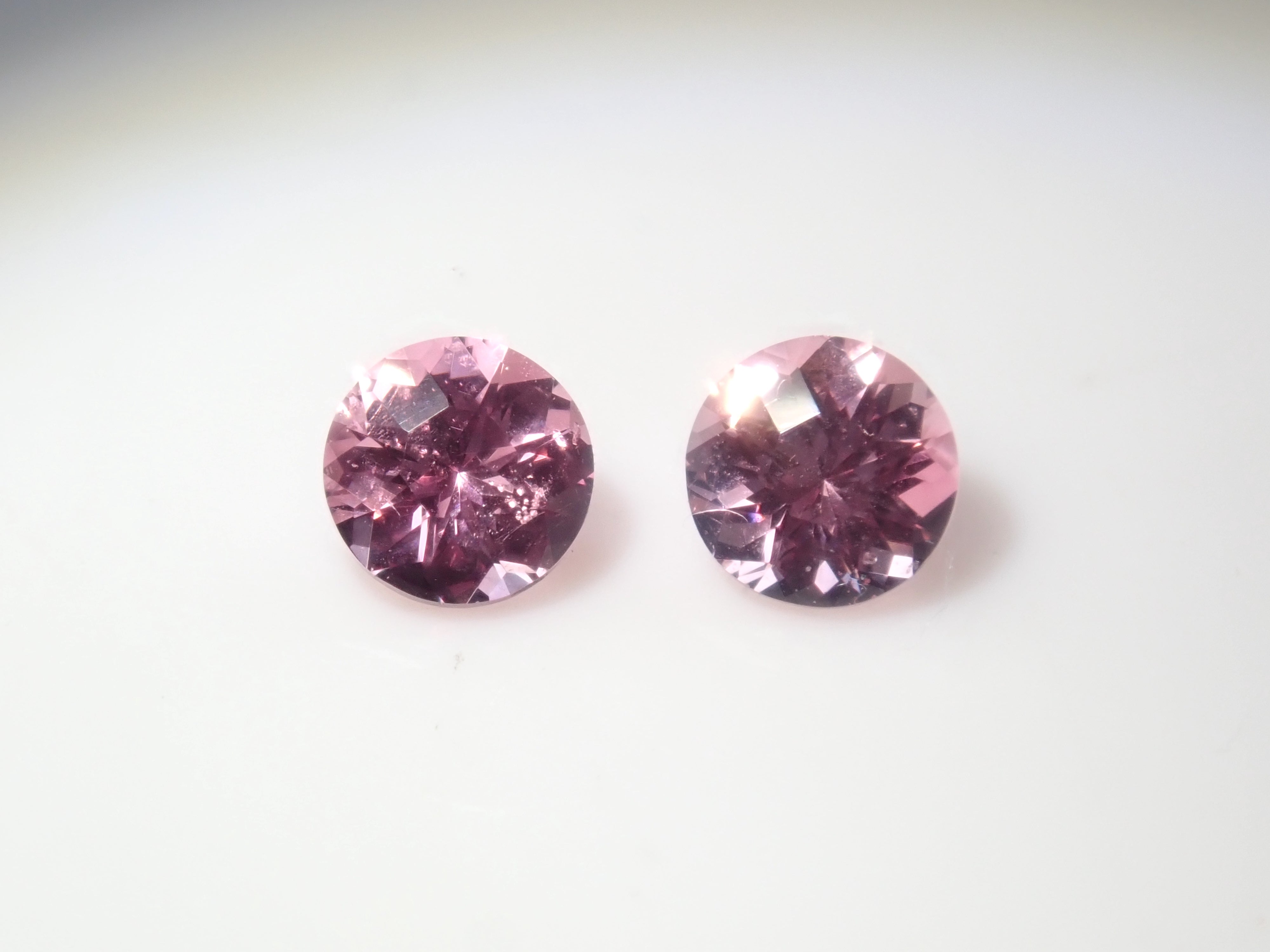 Limited to 2 stones: 1 loose Mahenge spinel from Tanzania (3mm, round cut) Discounts available for multiple purchases