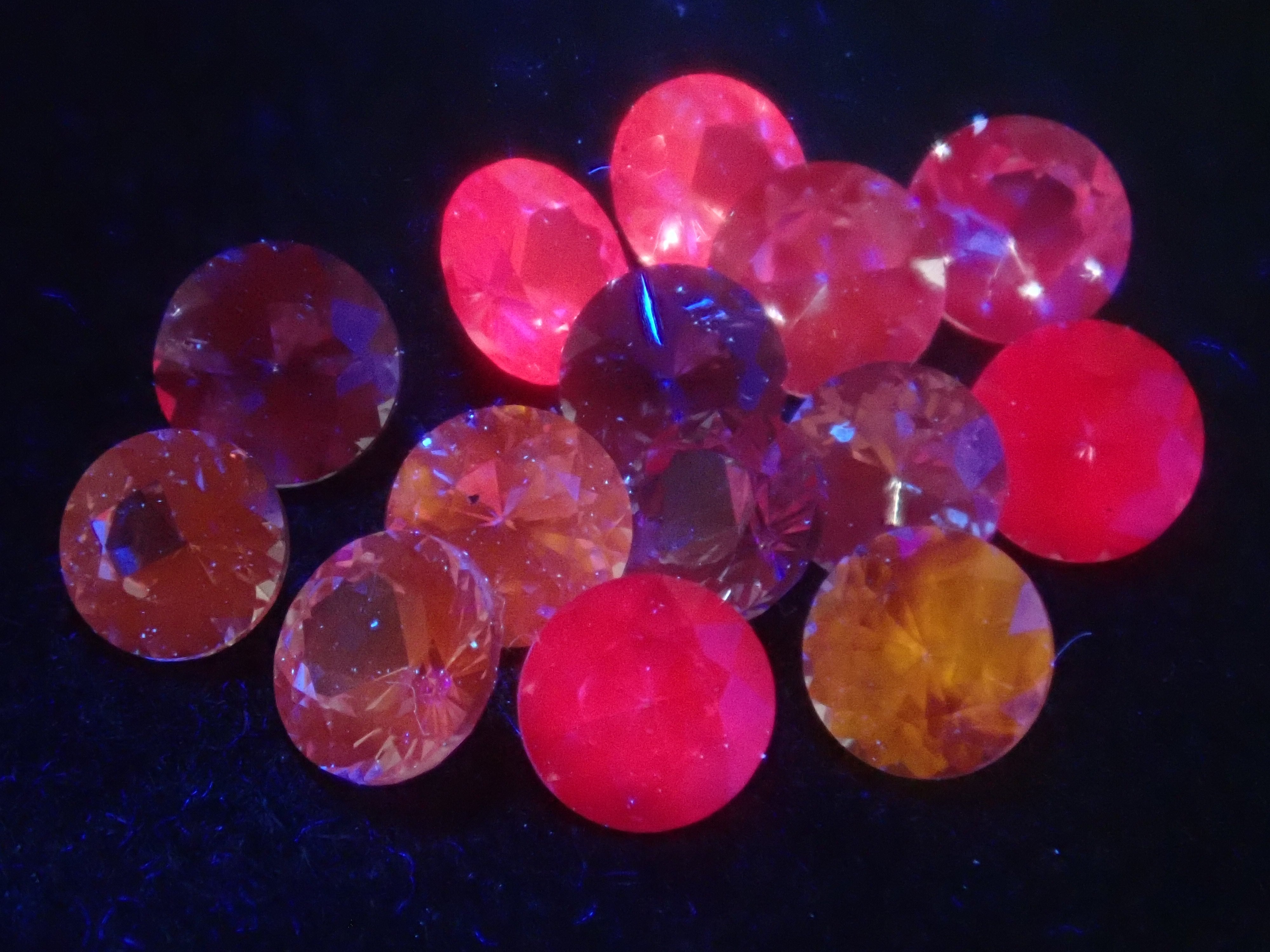 [September 10 PM Sale] [Limited to 14 stones] 3mm Unheated Sapphire from Theppanawa Mine, Sri Lanka (Single Loose Stone) [Multiple Purchase Discounts Available]