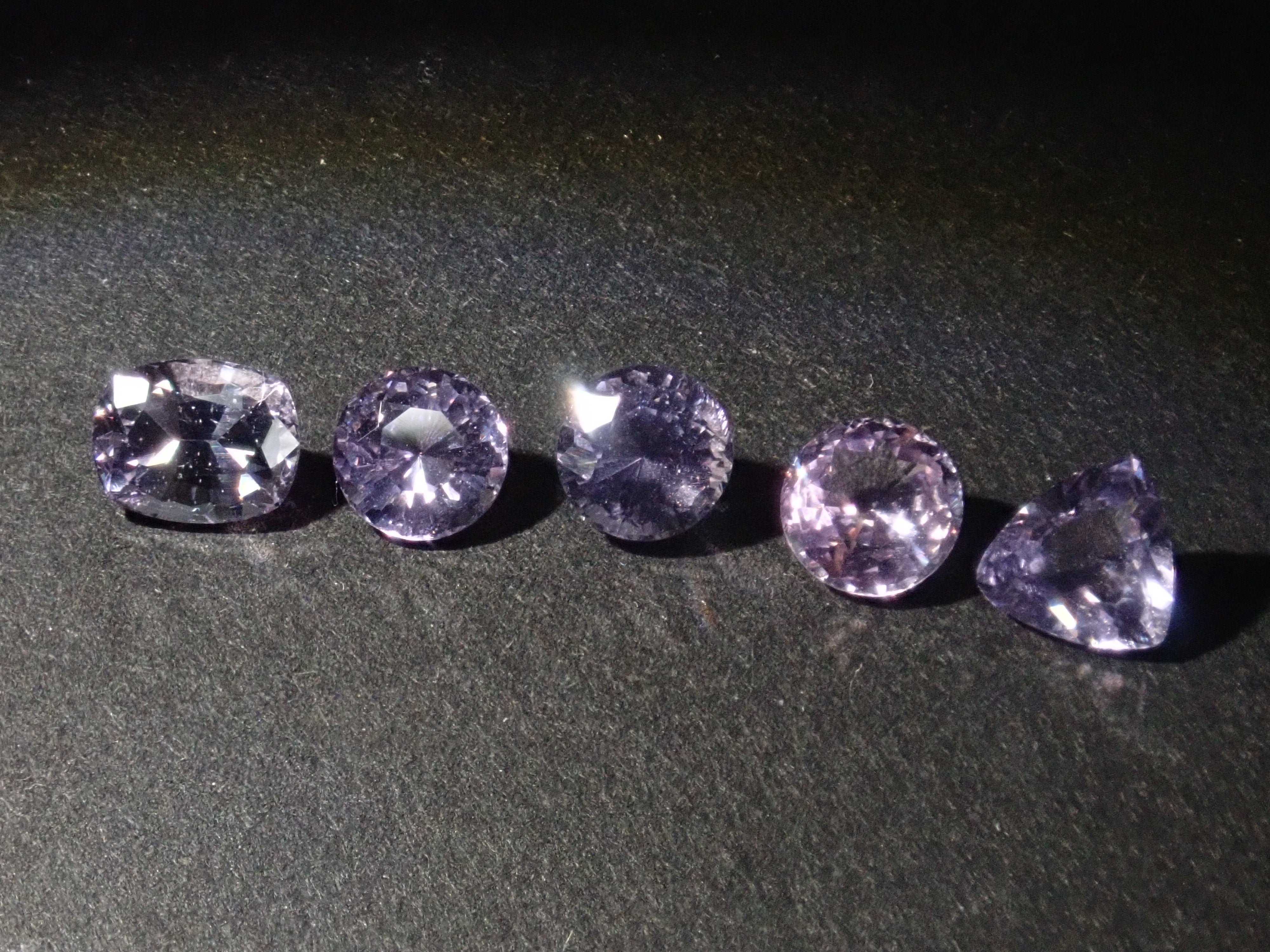 [On sale from 10pm on 8/3] {Limited to 5 stones} 1 loose purple spinel stone from Tajikistan {Multiple purchase discounts available}