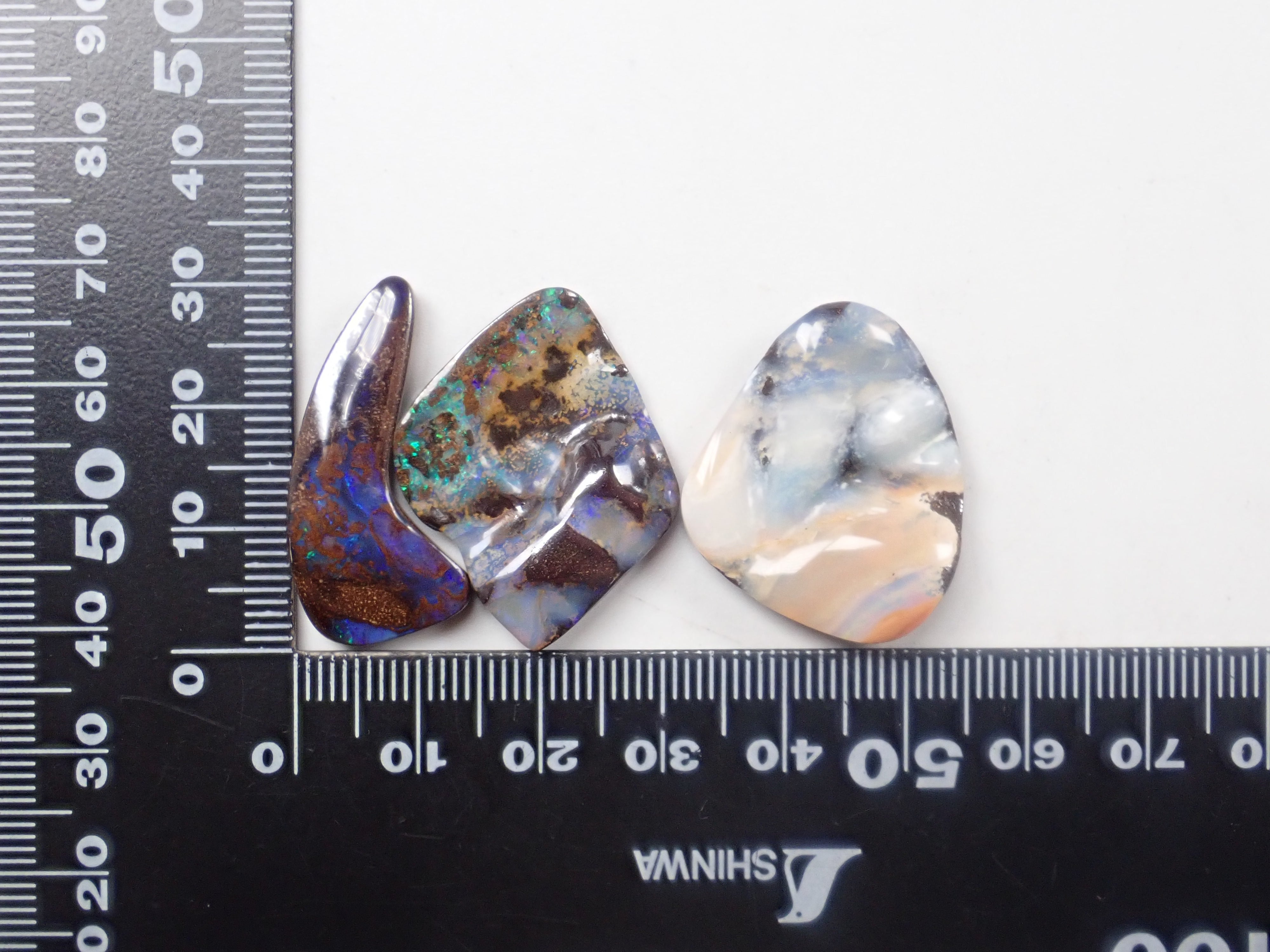 Limited to 7 stones: 1 loose Australian boulder opal (average 25 carats) Multiple purchase discounts available