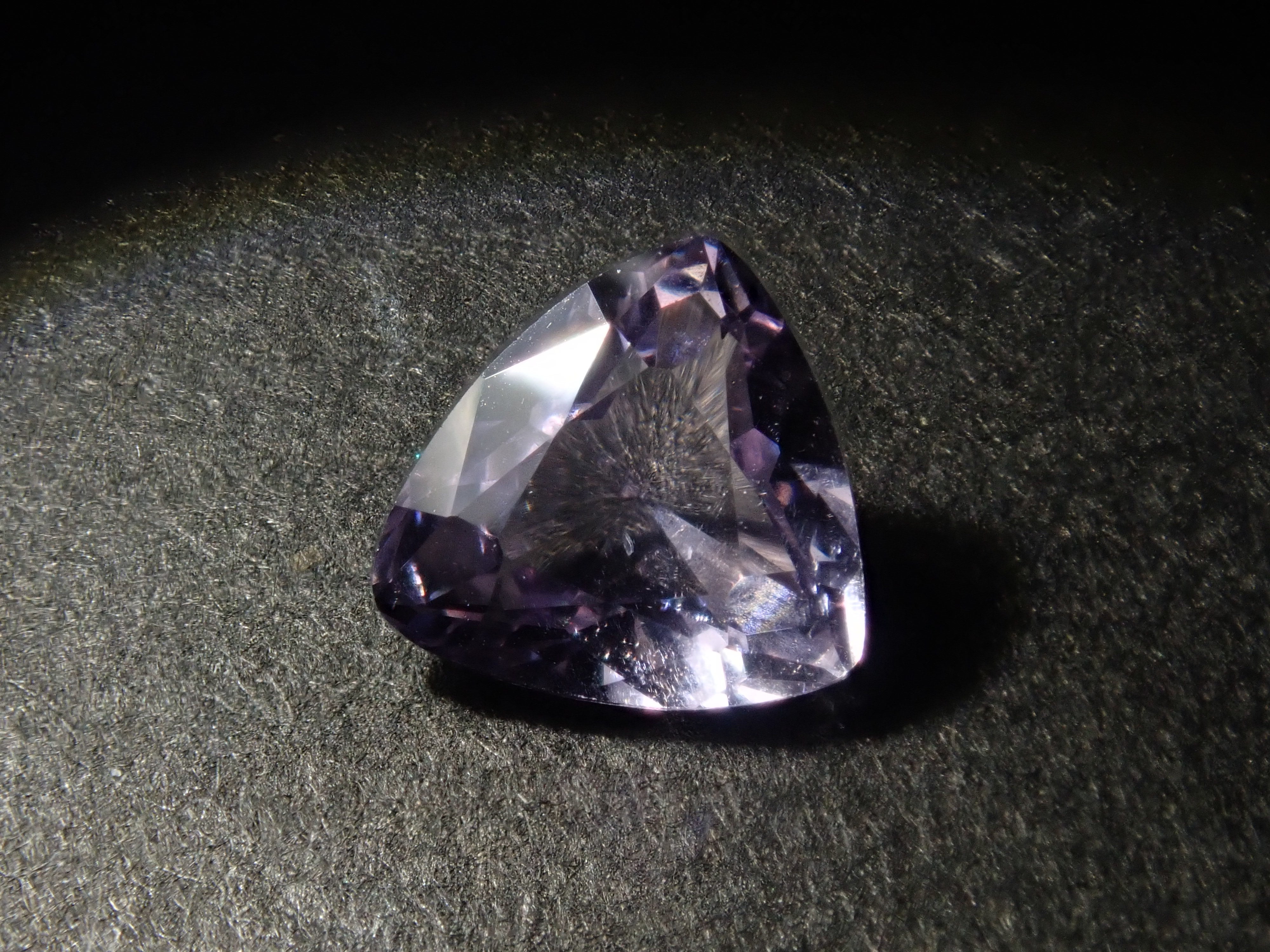 [On sale from 10pm on 8/3] {Limited to 5 stones} 1 loose purple spinel stone from Tajikistan {Multiple purchase discounts available}