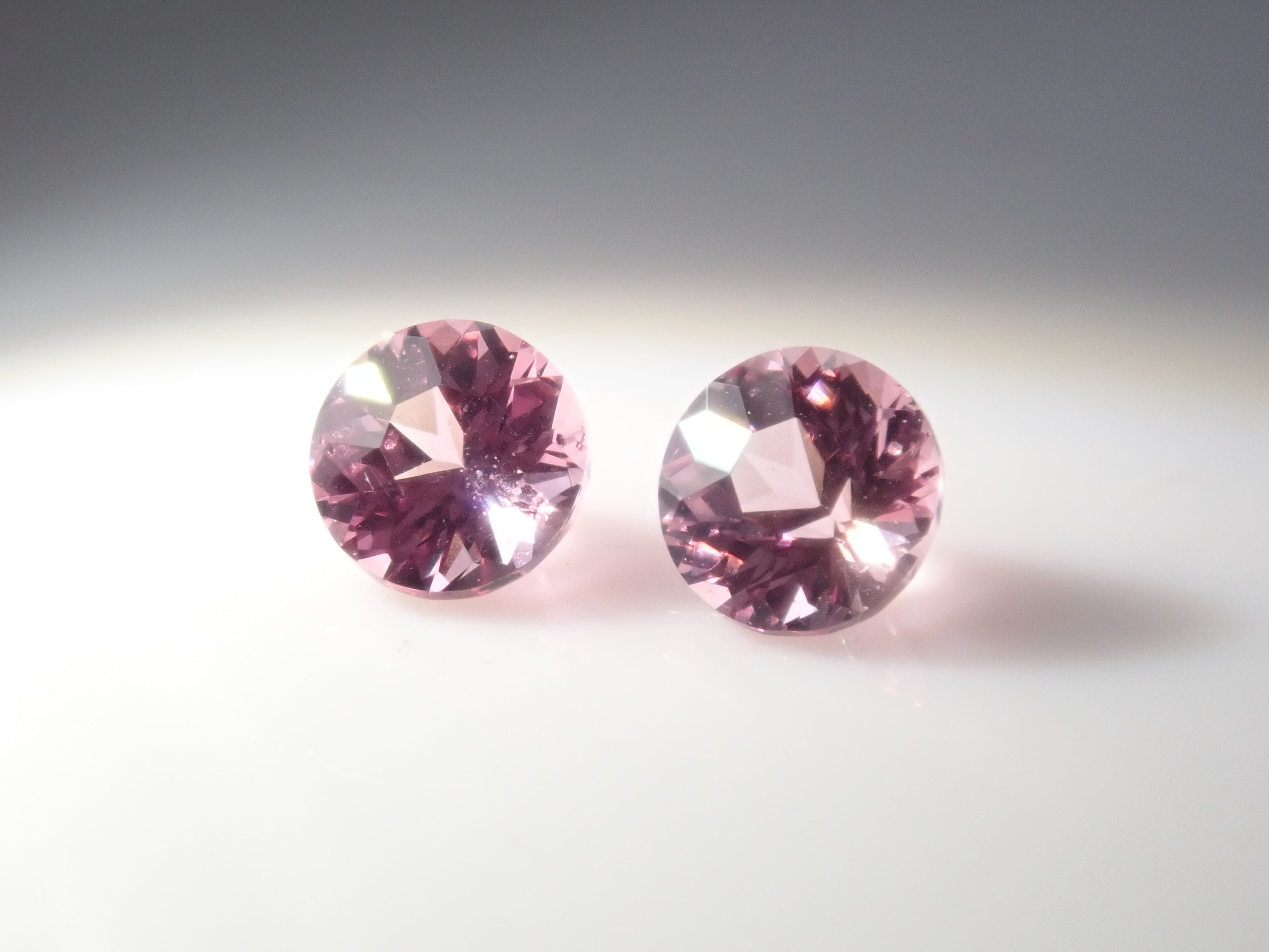 Limited to 2 stones: 1 loose Mahenge spinel from Tanzania (3mm, round cut) Discounts available for multiple purchases