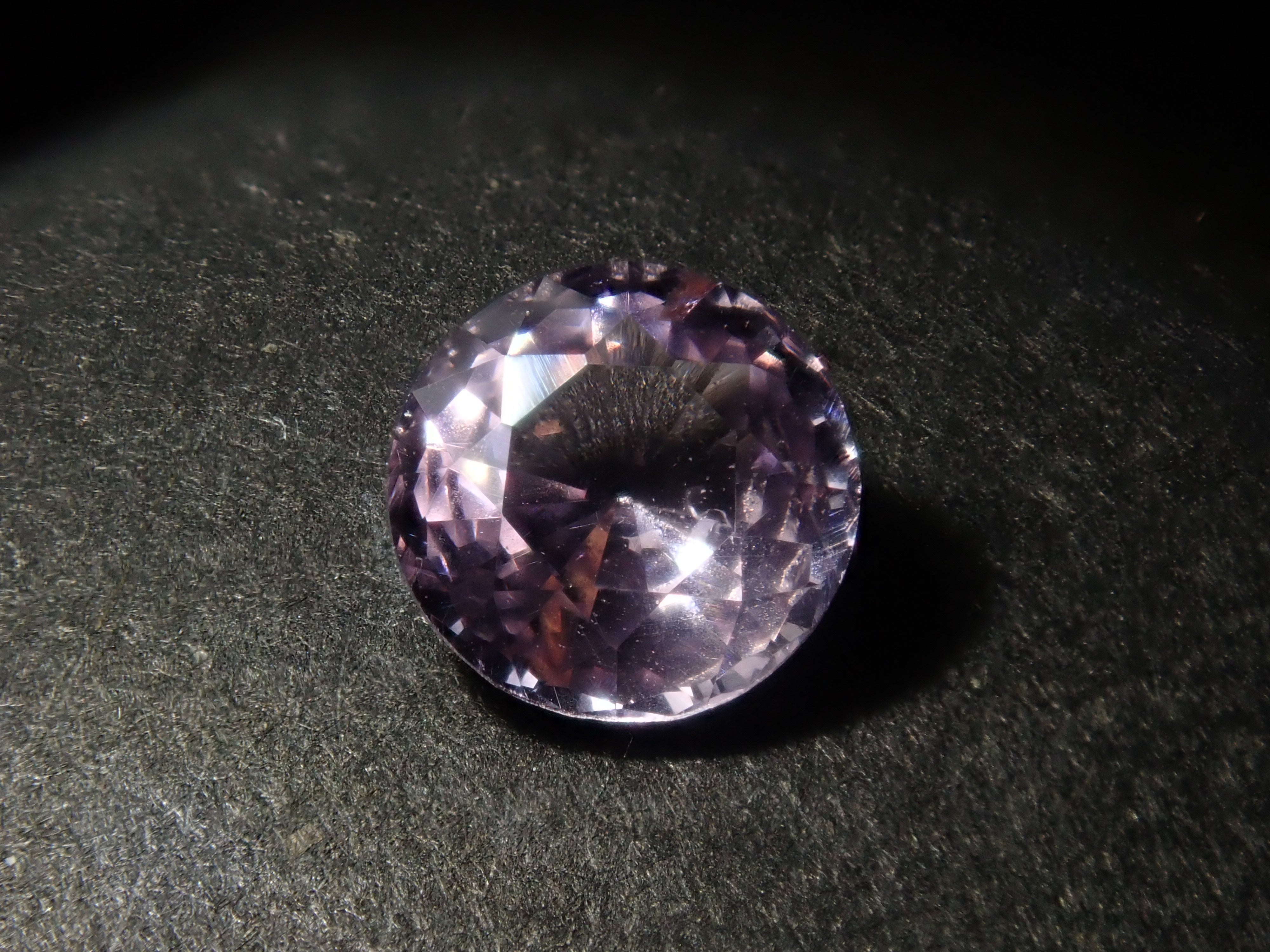 [On sale from 10pm on 8/3] {Limited to 5 stones} 1 loose purple spinel stone from Tajikistan {Multiple purchase discounts available}