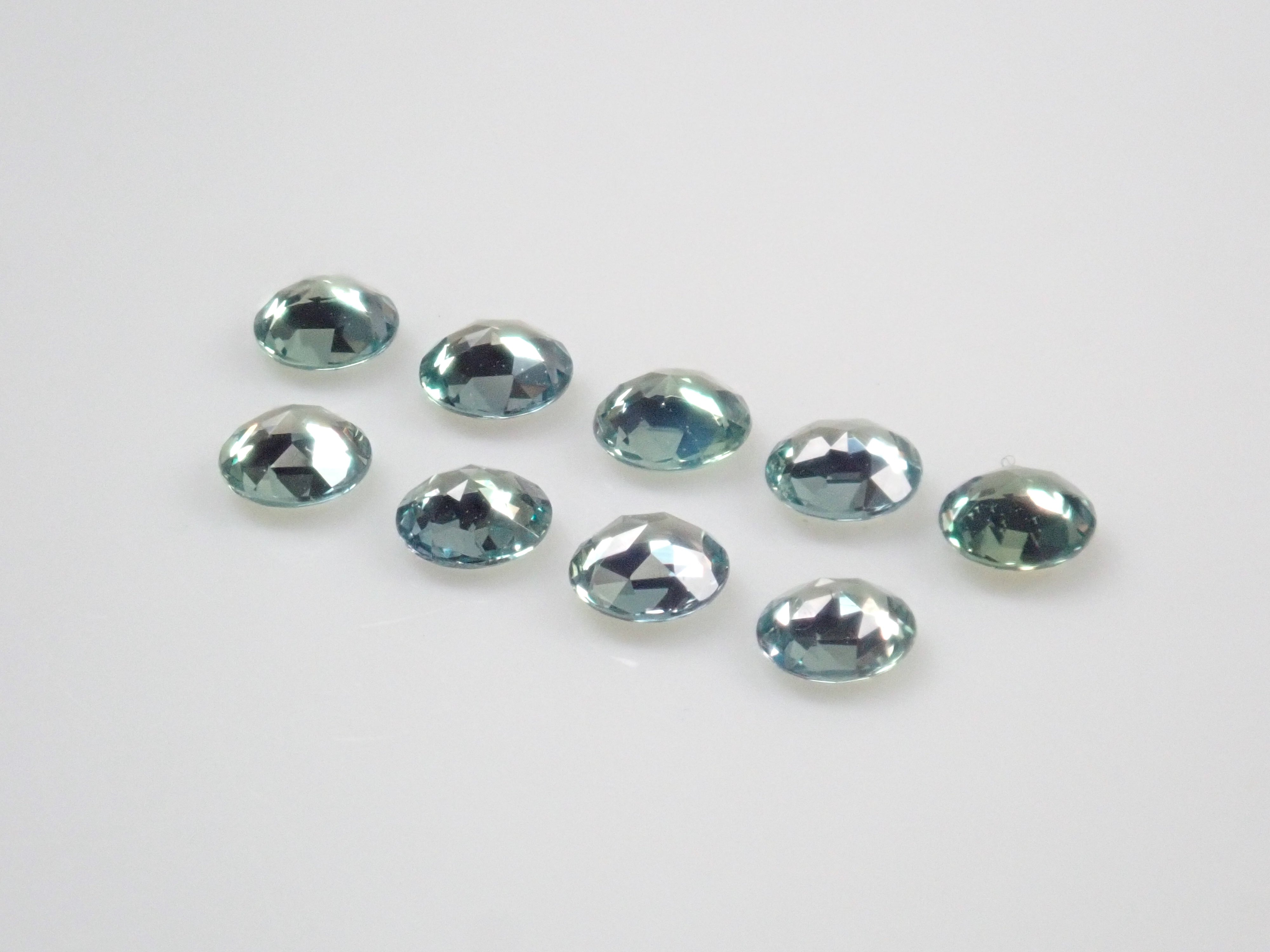 《限定9石》ブラジル産アレキサンドライト1石ルース（ローズカット,3mm/平均0.105ct）《複数購入割引有》