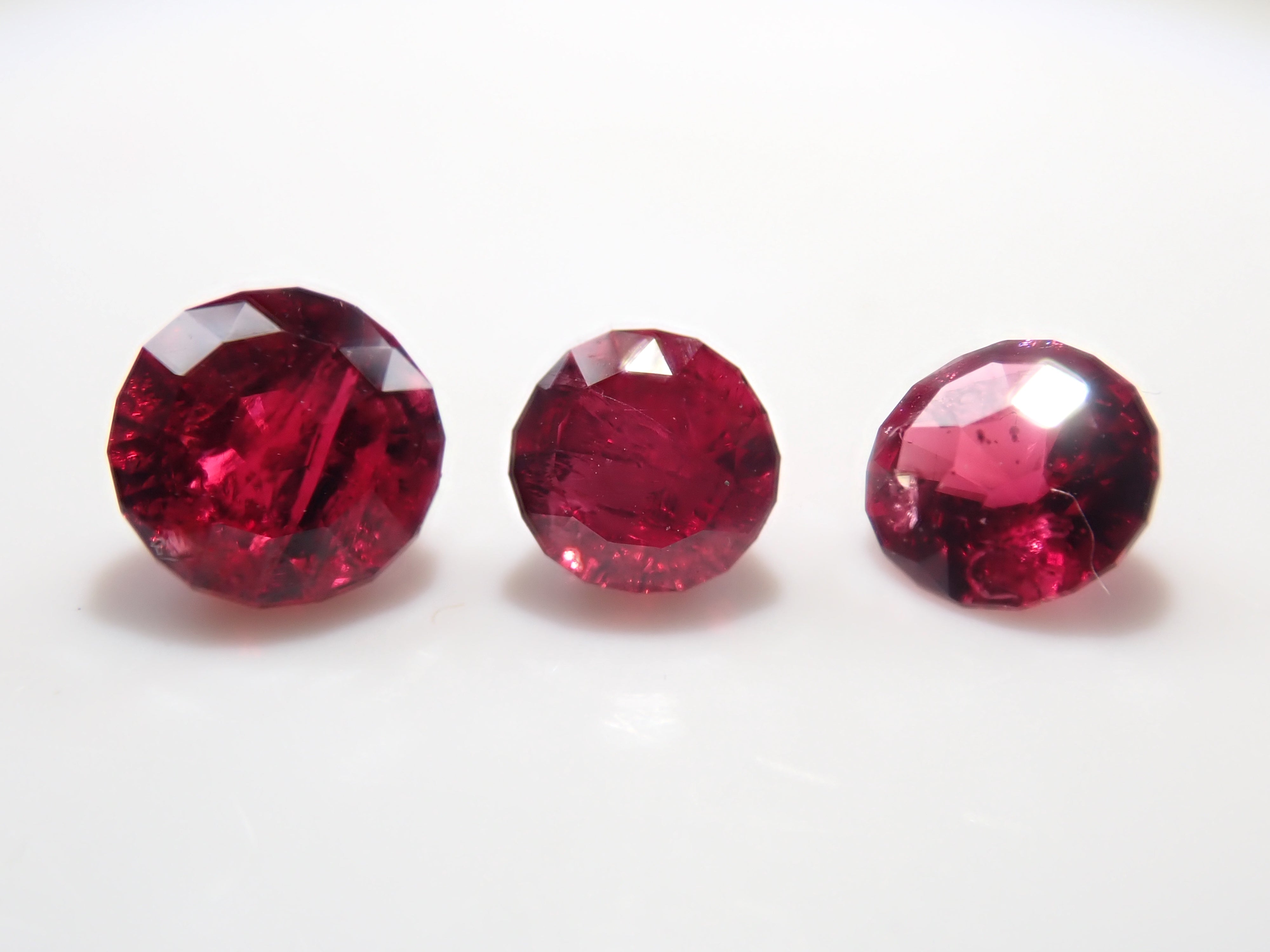 Limited to 10 stones Gem gacha💎 [Mr. Sanje] Tanzanian spinel (1 in 3 will be a red spinel) 1 loose stone [Multiple purchase discounts available]