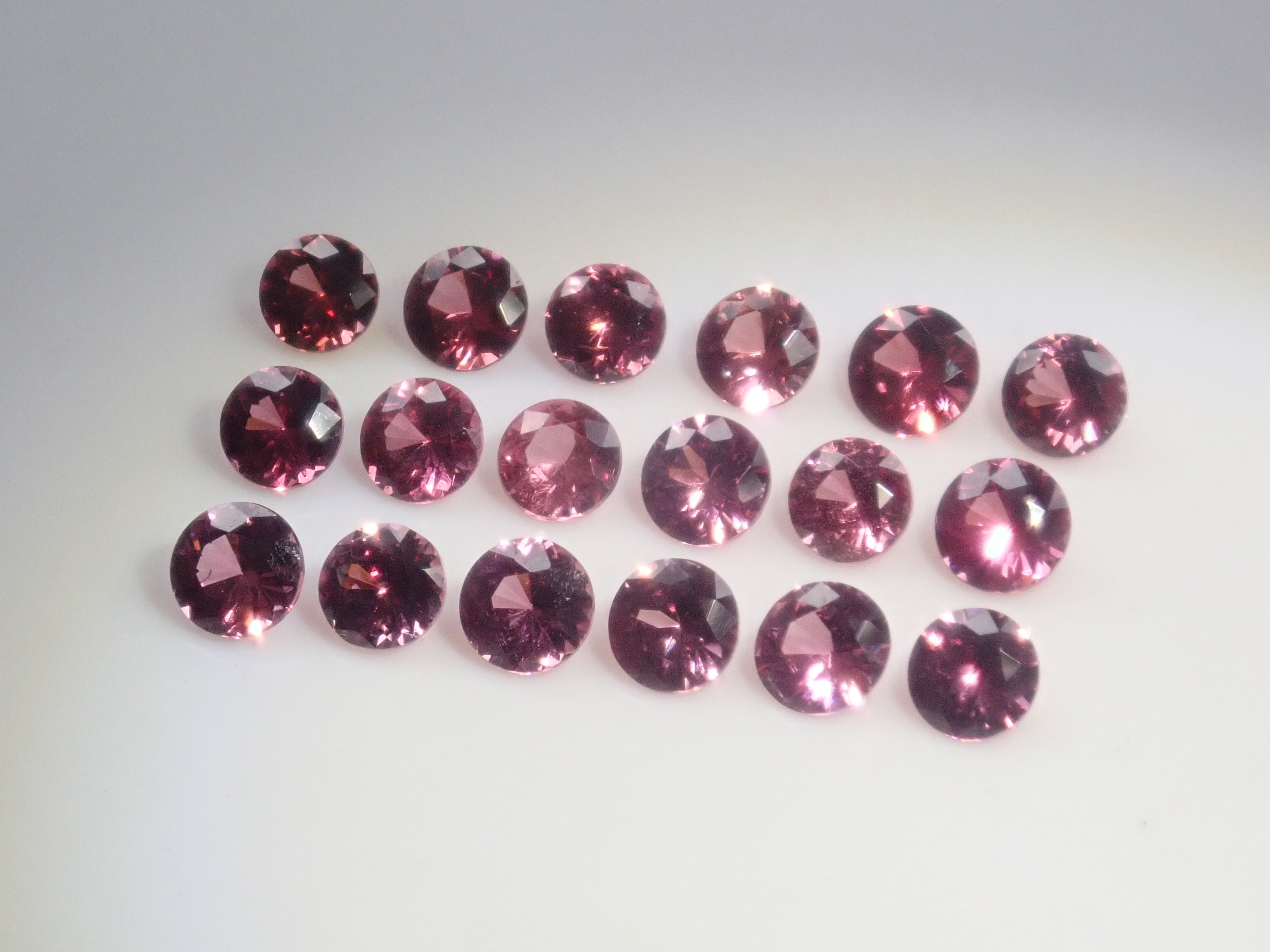 【2/15 22時販売】《限定18石》スリランカ産ロードライトガーネット3mm1石ルース《複数購入割引有》