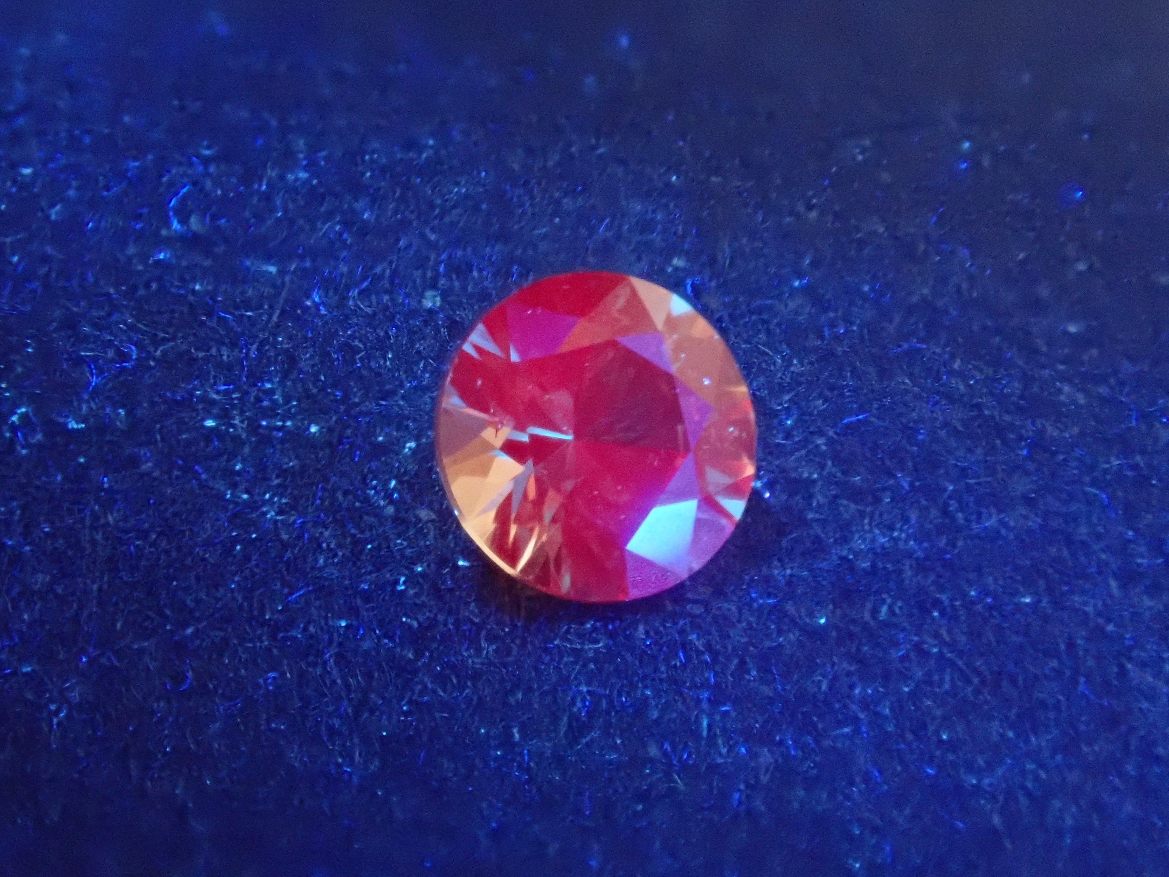 Unheated Sapphire Gacha💎 (Only 2 stones are unheated Padparadscha sapphires with GIA certificate) 1 loose stone {Multiple purchase discounts available}