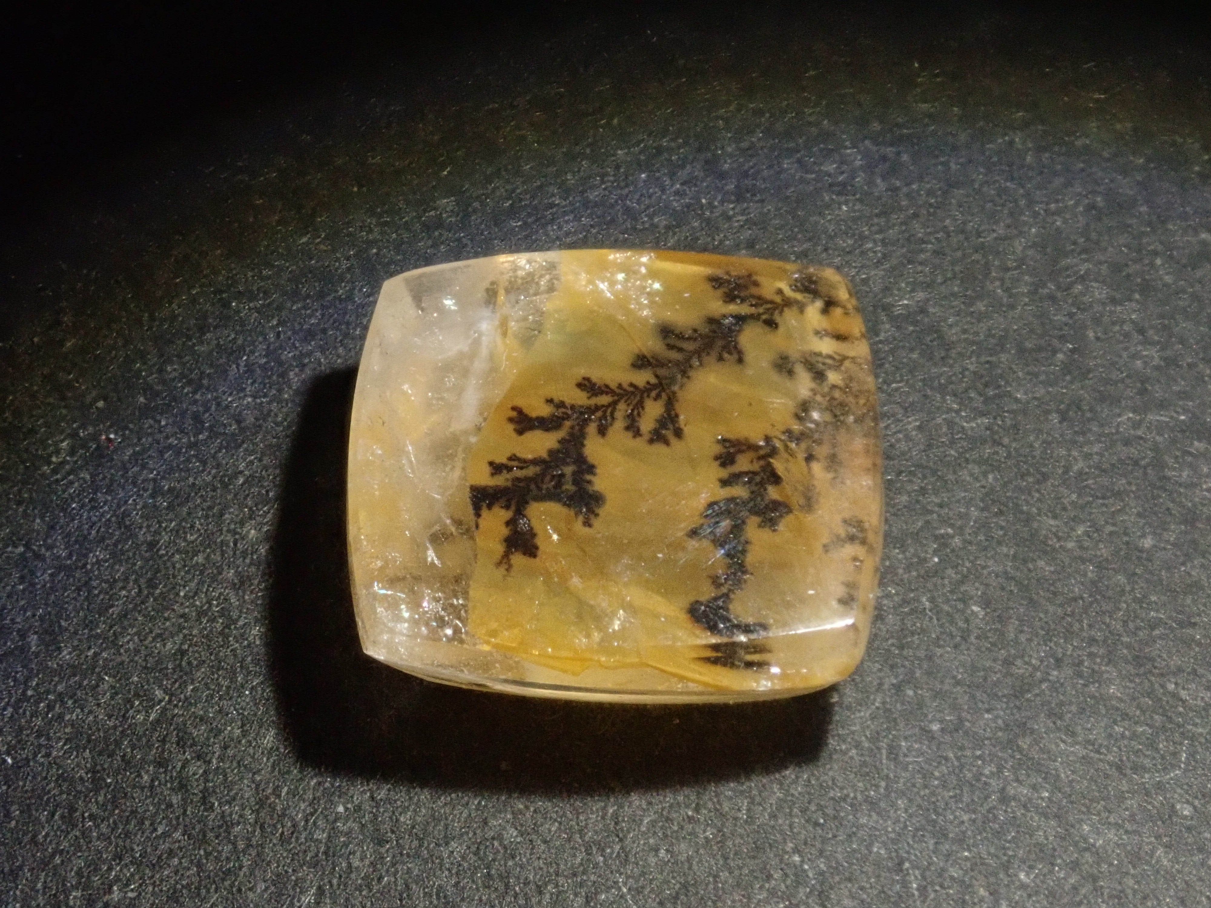 [On sale from 10pm on 2/23] [Limited to 4 stones] [New in Tucson] 1 loose Brazilian dendritic quartz stone (average 4.5ct) [Multiple purchase discounts available]