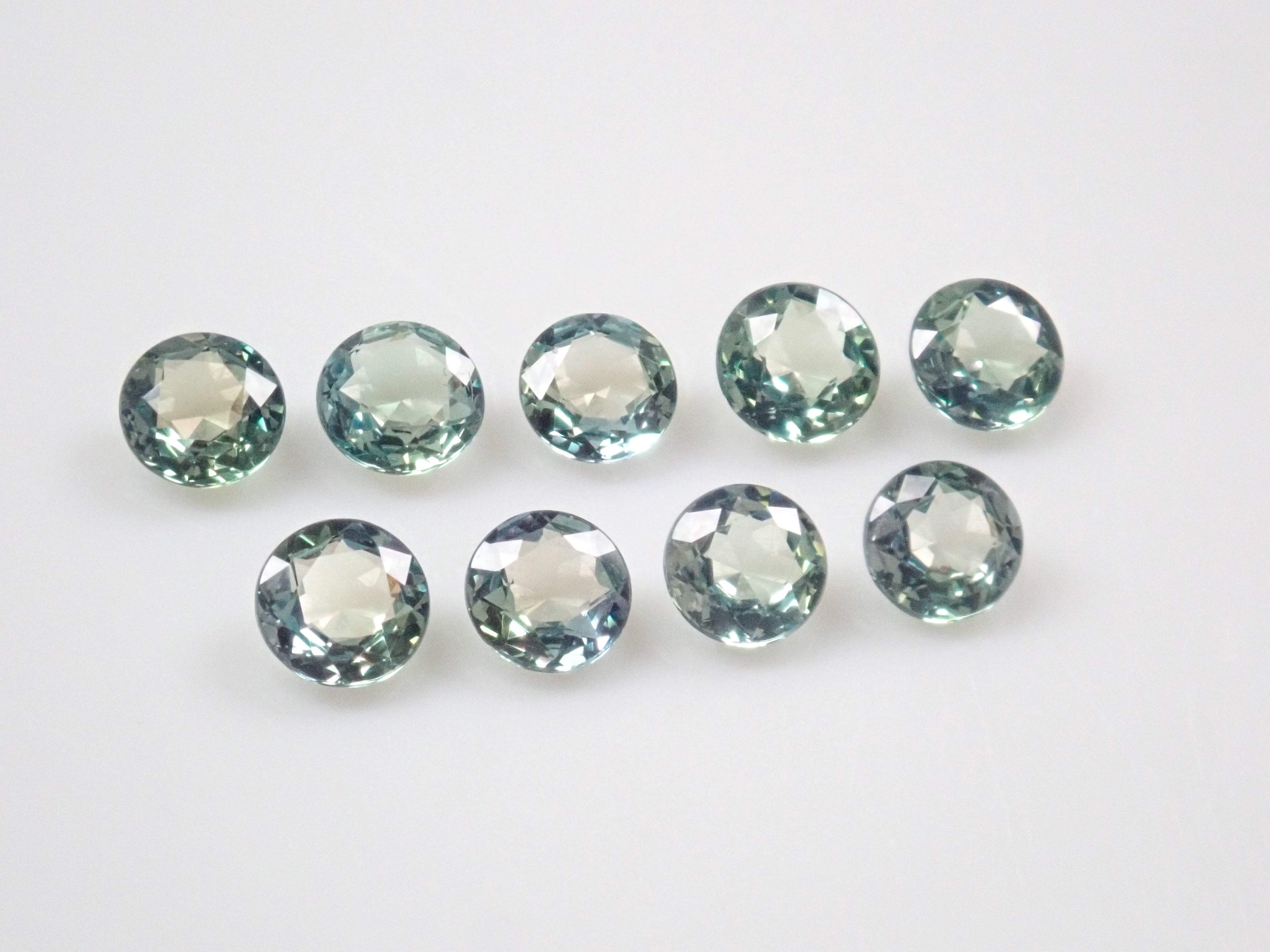 《限定9石》ブラジル産アレキサンドライト1石ルース（ローズカット,3mm/平均0.105ct）《複数購入割引有》