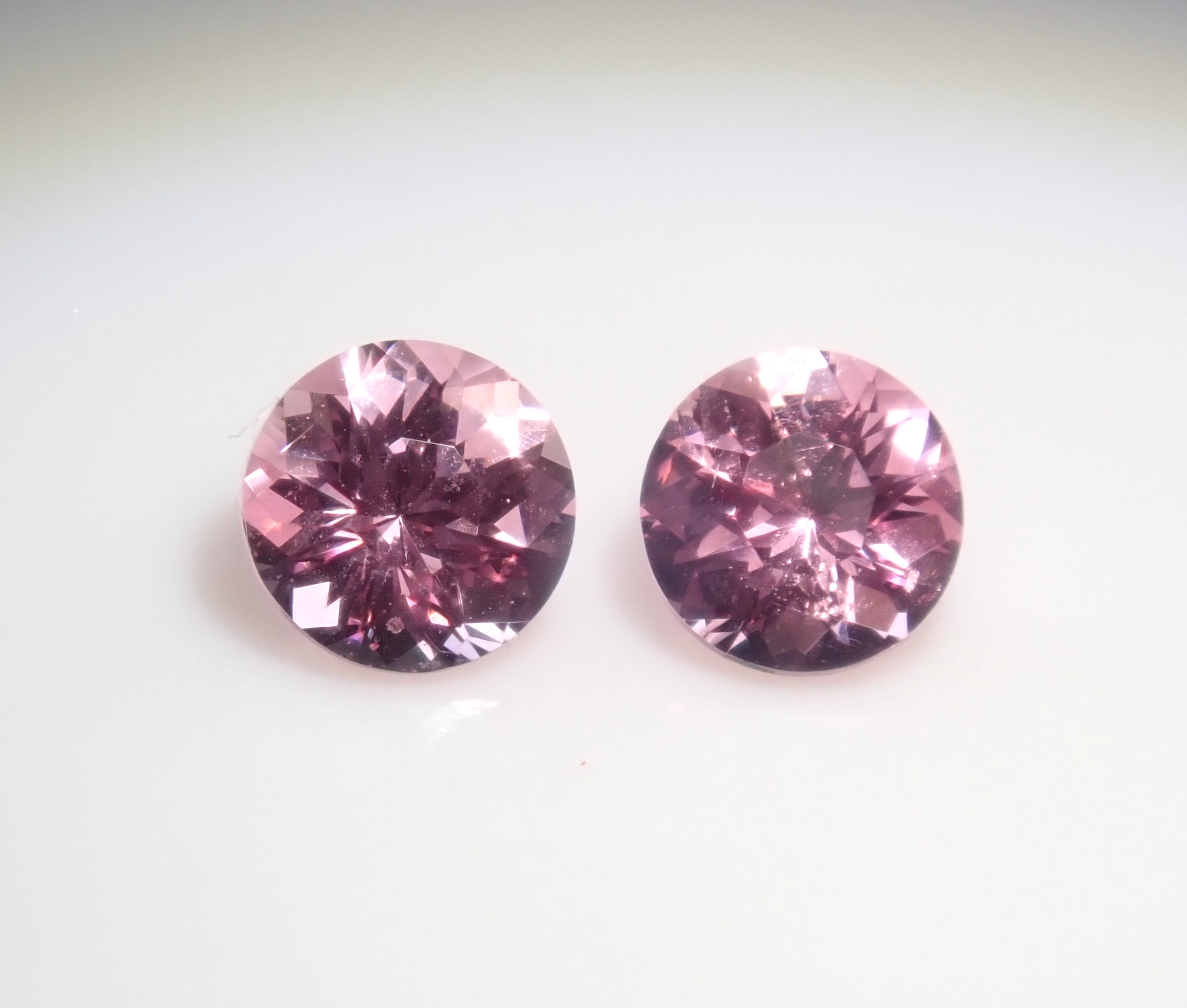 Limited to 2 stones: 1 loose Mahenge spinel from Tanzania (3mm, round cut) Discounts available for multiple purchases